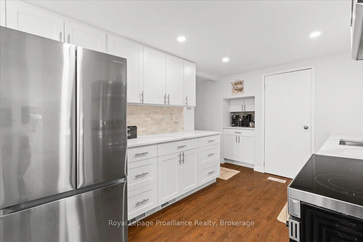 Photo 27 of 2307 County Rd 3, Prince Edward County, Ameliasburg Ward — HOMEH