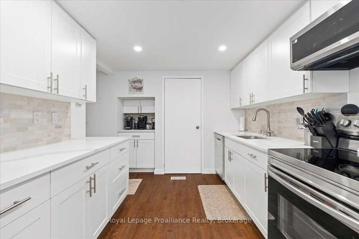 Photo 32 of 2307 County Rd 3, Prince Edward County, Ameliasburg Ward — HOMEH