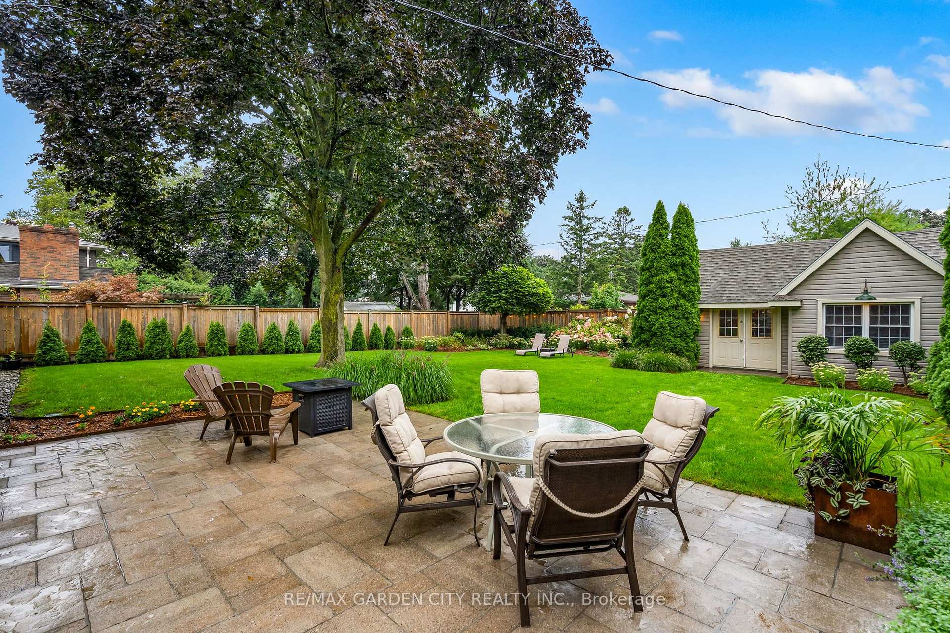 Photo 4 of 13 Preston Drive, St. Catharines, Vine/Linwell — HOMEH