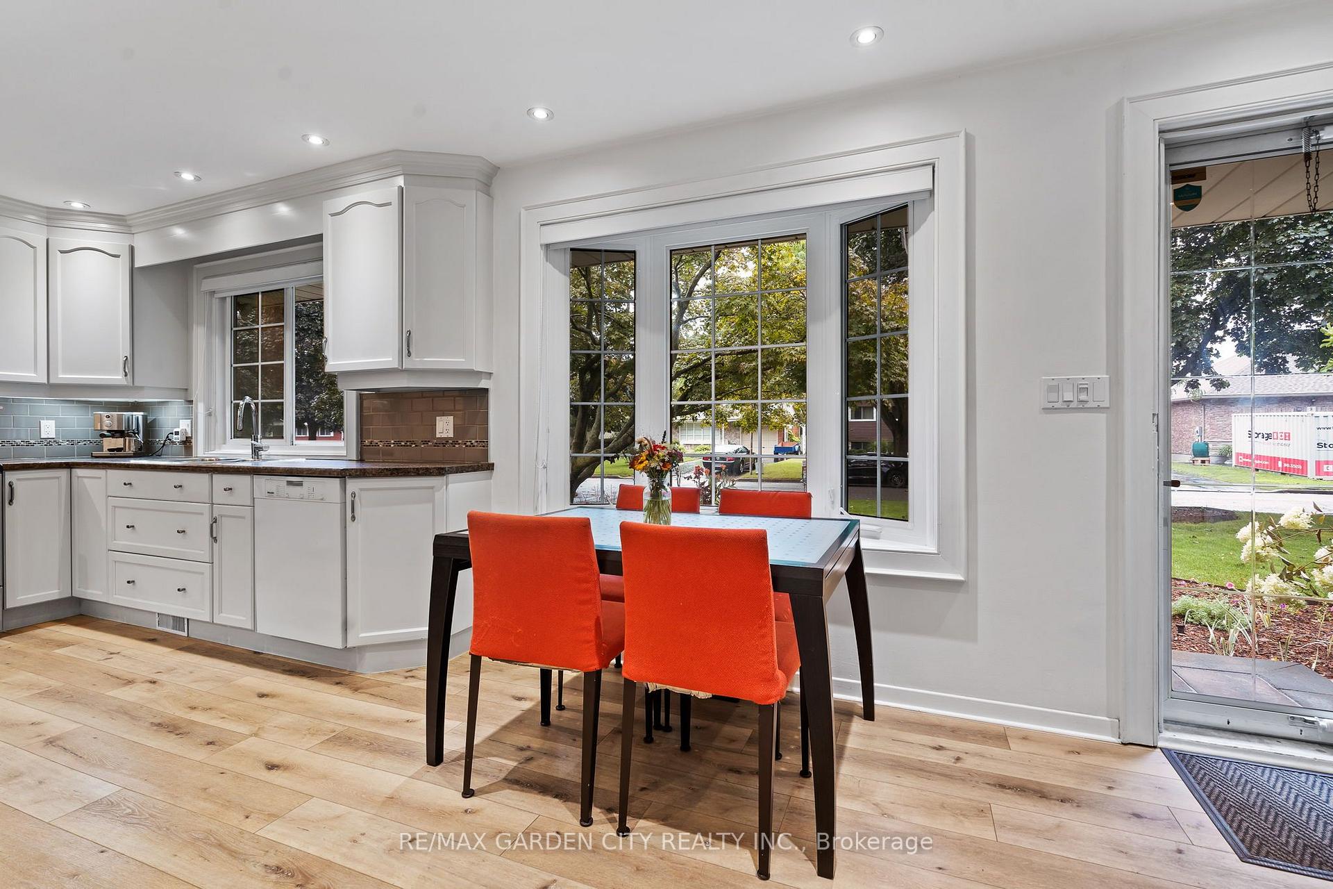 Photo 9 of 13 Preston Drive, St. Catharines, Vine/Linwell — HOMEH