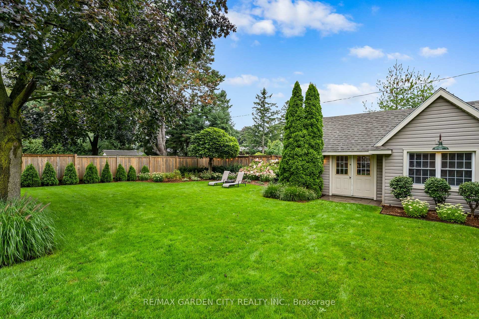 Photo 27 of 13 Preston Drive, St. Catharines, Vine/Linwell — HOMEH