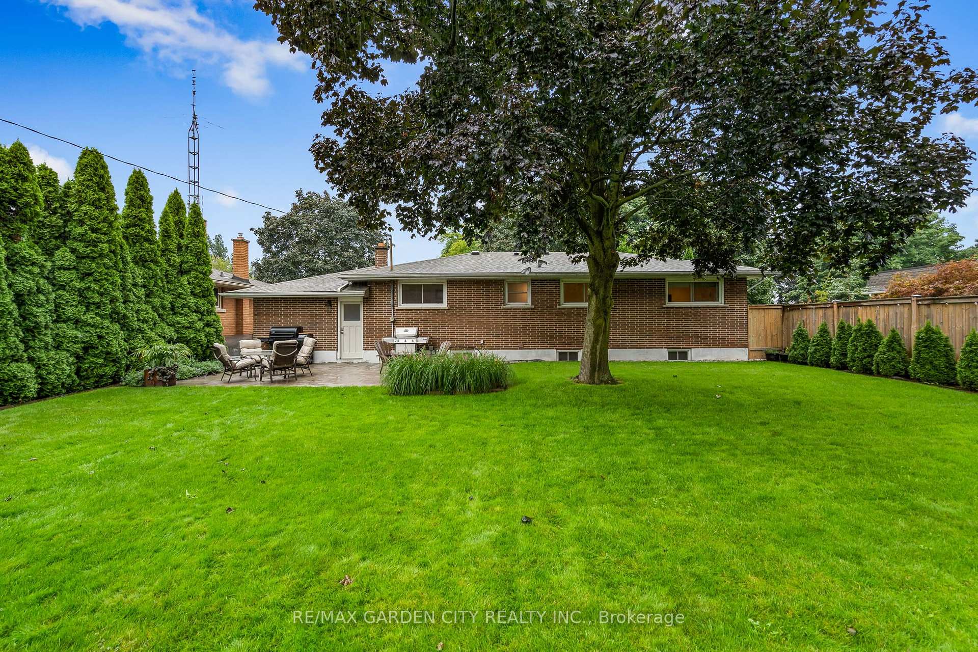 Photo 31 of 13 Preston Drive, St. Catharines, Vine/Linwell — HOMEH