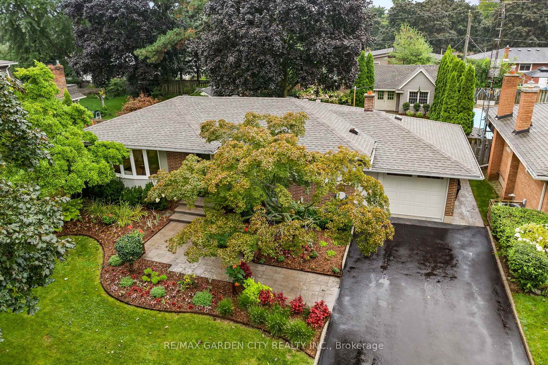 Photo 33 of 13 Preston Drive, St. Catharines, Vine/Linwell — HOMEH