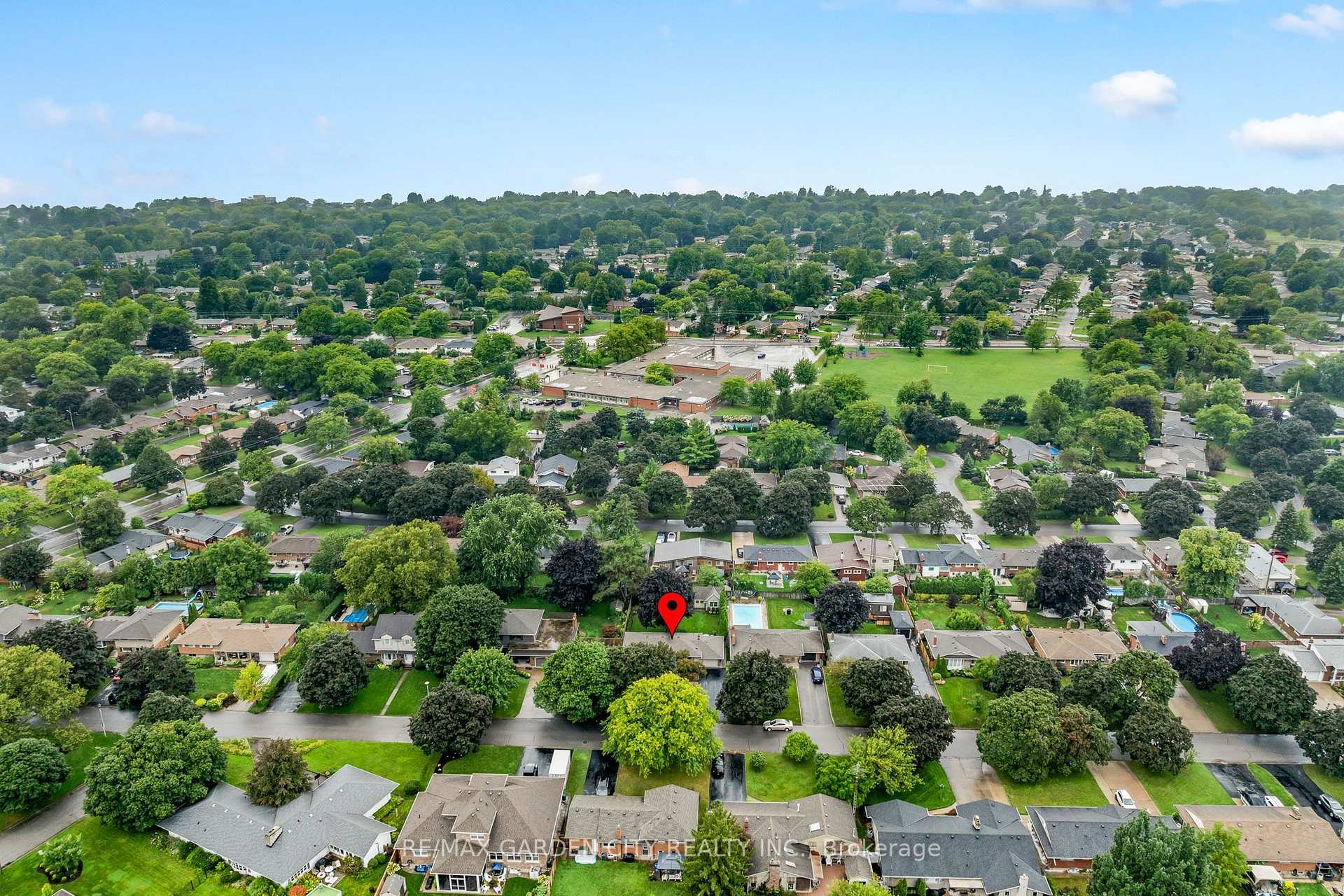 Photo 35 of 13 Preston Drive, St. Catharines, Vine/Linwell — HOMEH