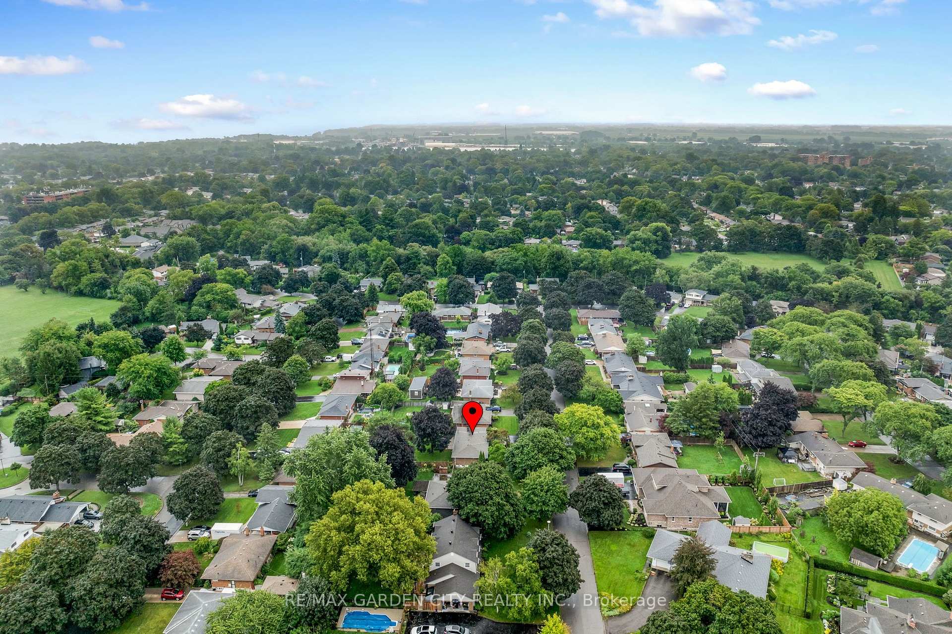 Photo 36 of 13 Preston Drive, St. Catharines, Vine/Linwell — HOMEH