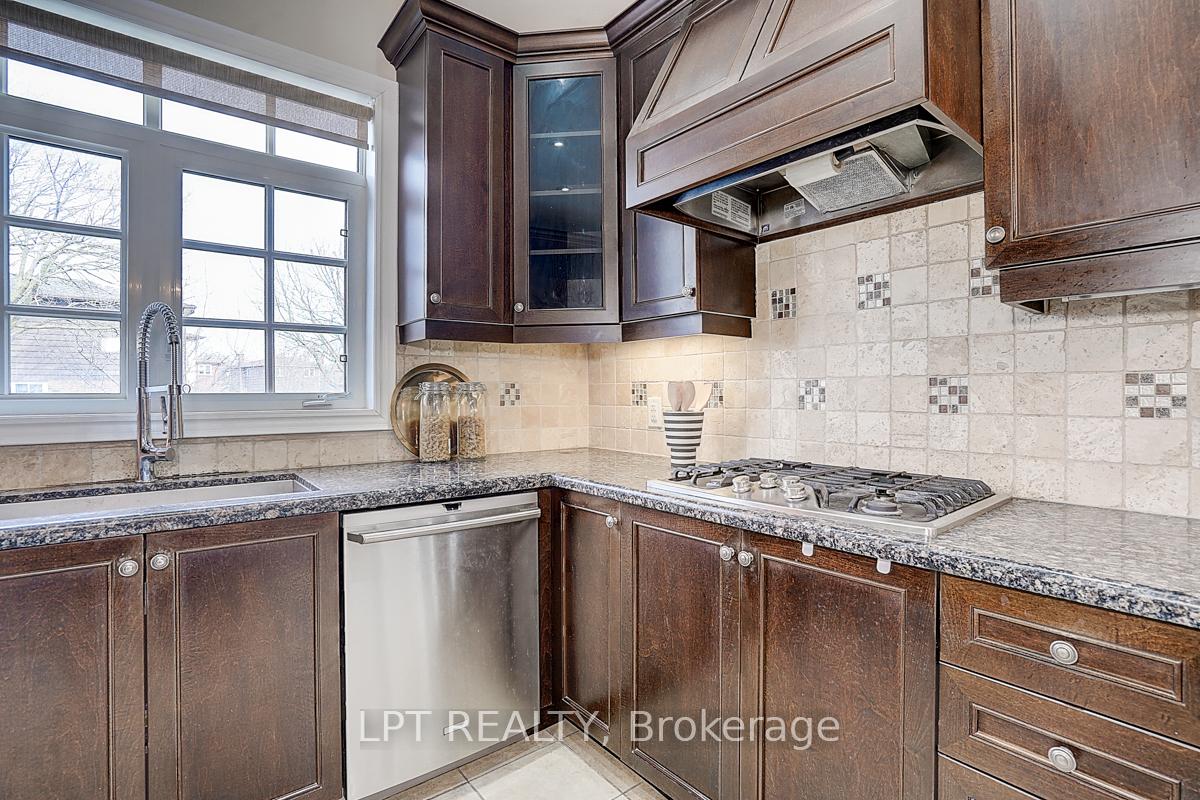 Photo 14 of 116 Dunlop Street, Richmond Hill, Crosby — HOMEH