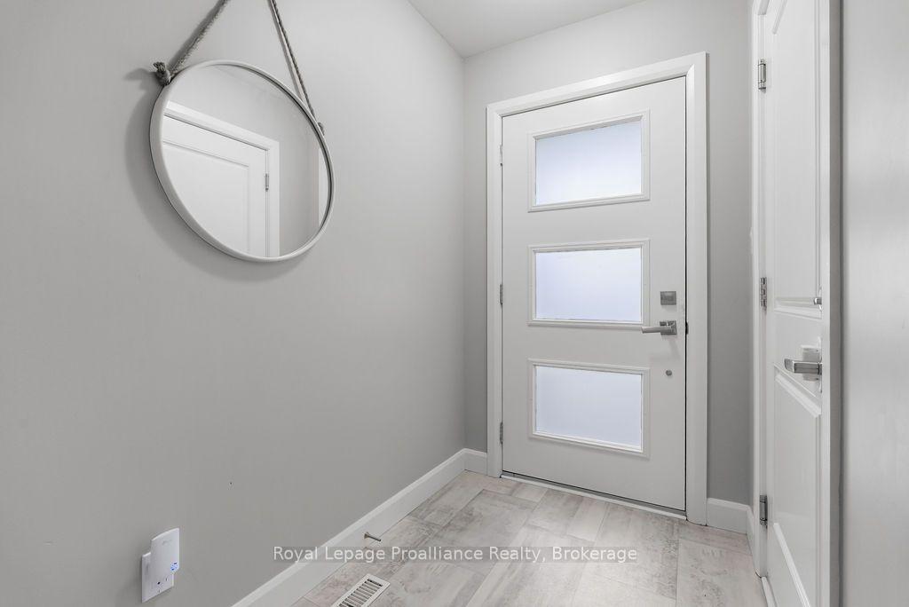Photo 5 of 17 Dewal Place, Belleville, Belleville Ward — HOMEH