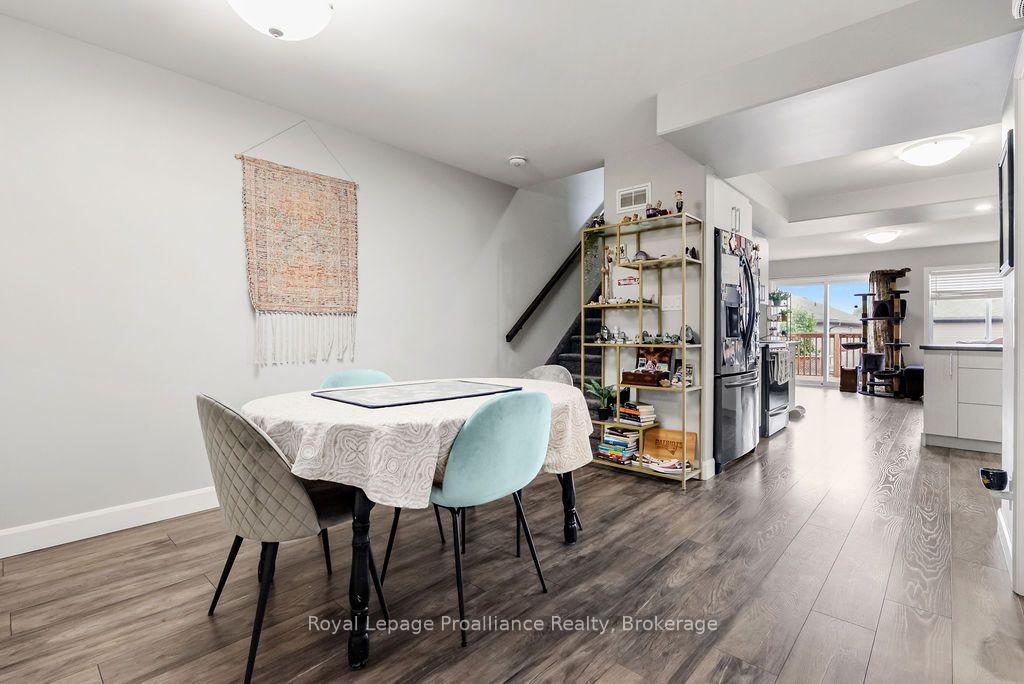 Photo 6 of 17 Dewal Place, Belleville, Belleville Ward — HOMEH