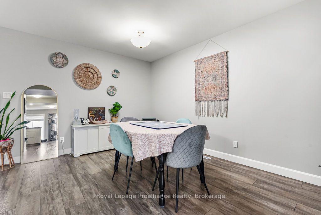 Photo 7 of 17 Dewal Place, Belleville, Belleville Ward — HOMEH