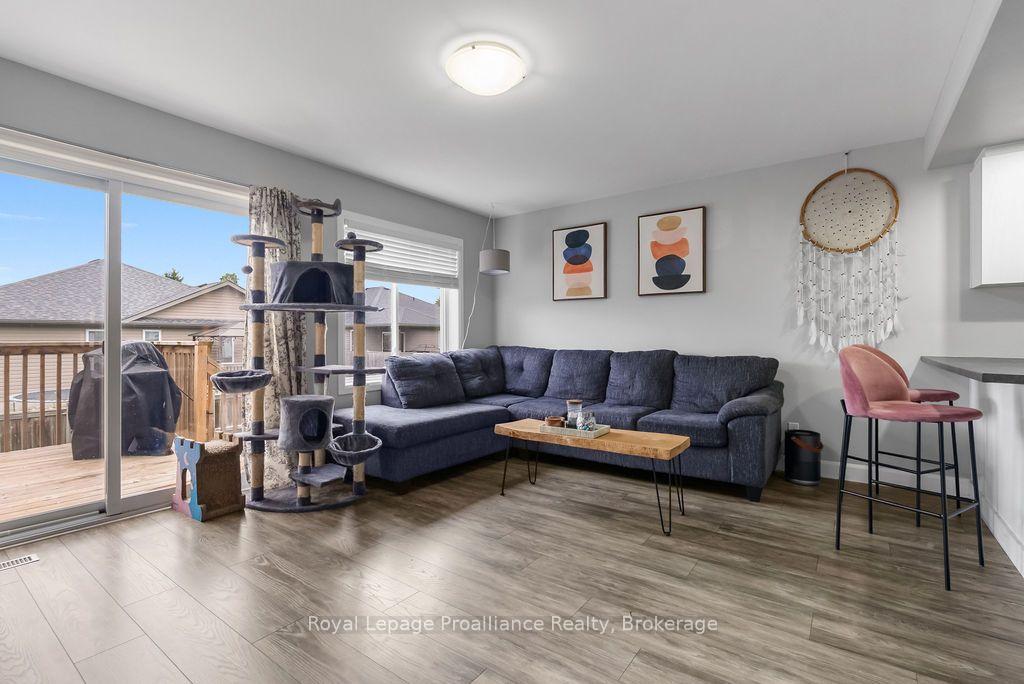 Photo 15 of 17 Dewal Place, Belleville, Belleville Ward — HOMEH