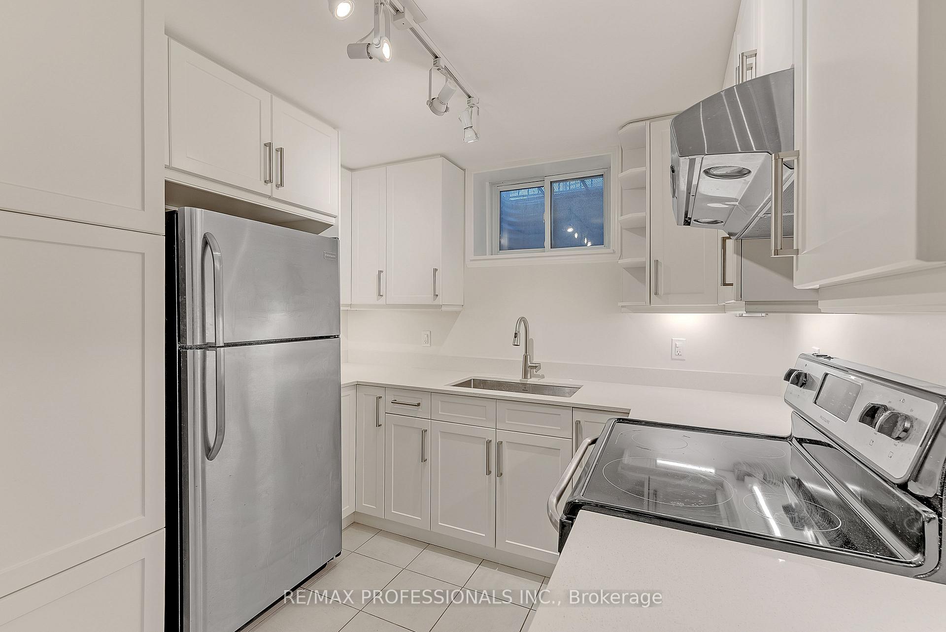 Photo 9 of Unit Lower, 5B Old Mill Drive, Toronto, Lambton Baby Point — HOMEH
