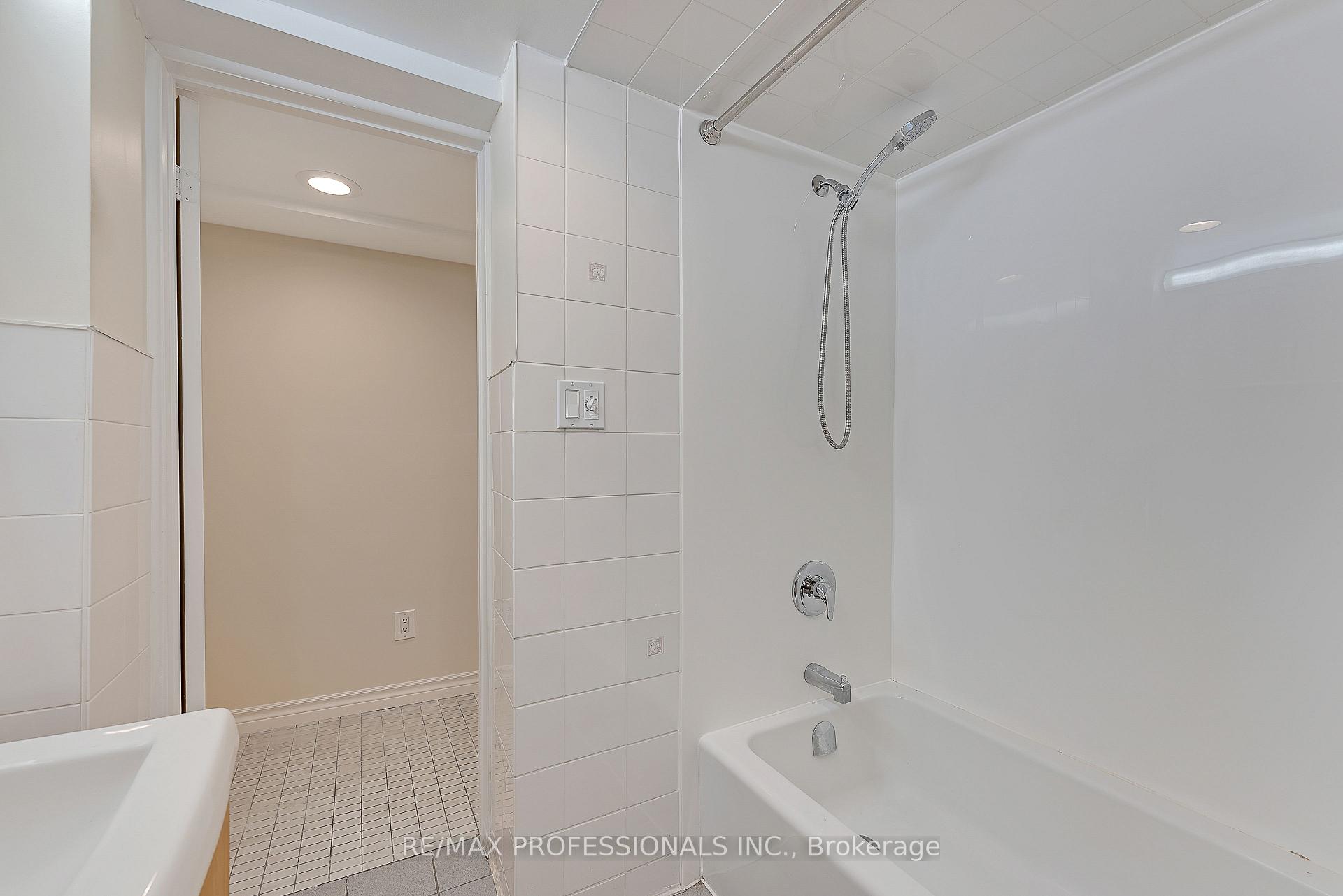 Photo 19 of Unit Lower, 5B Old Mill Drive, Toronto, Lambton Baby Point — HOMEH
