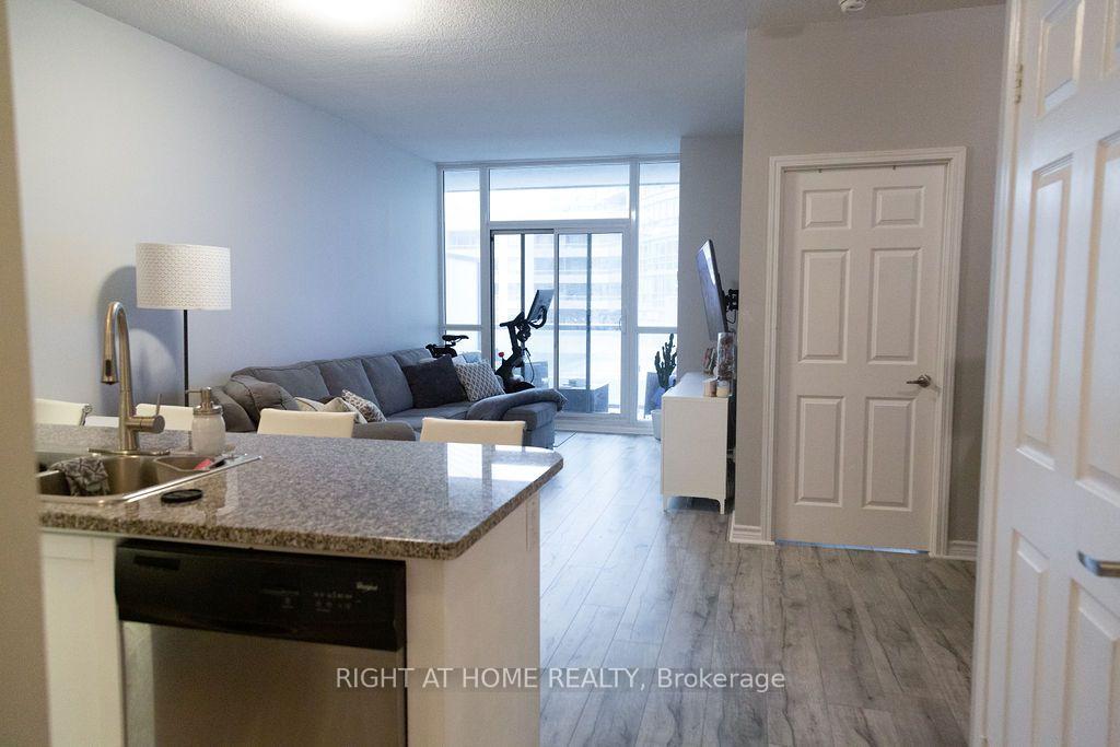 Photo 3 of Unit 305, 19 Grand Trunk Crescent, Toronto, Waterfront Communities — HOMEH