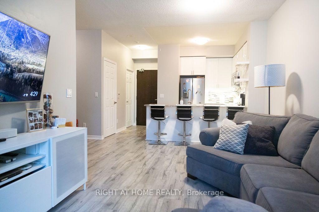 Photo 8 of Unit 305, 19 Grand Trunk Crescent, Toronto, Waterfront Communities — HOMEH