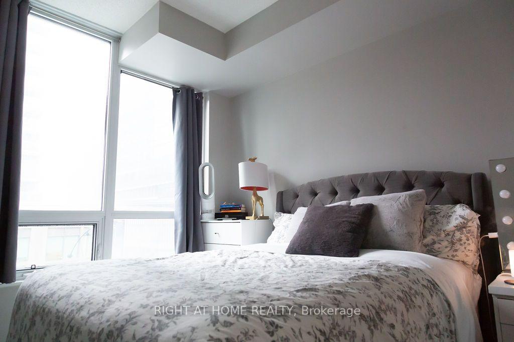 Photo 10 of Unit 305, 19 Grand Trunk Crescent, Toronto, Waterfront Communities — HOMEH