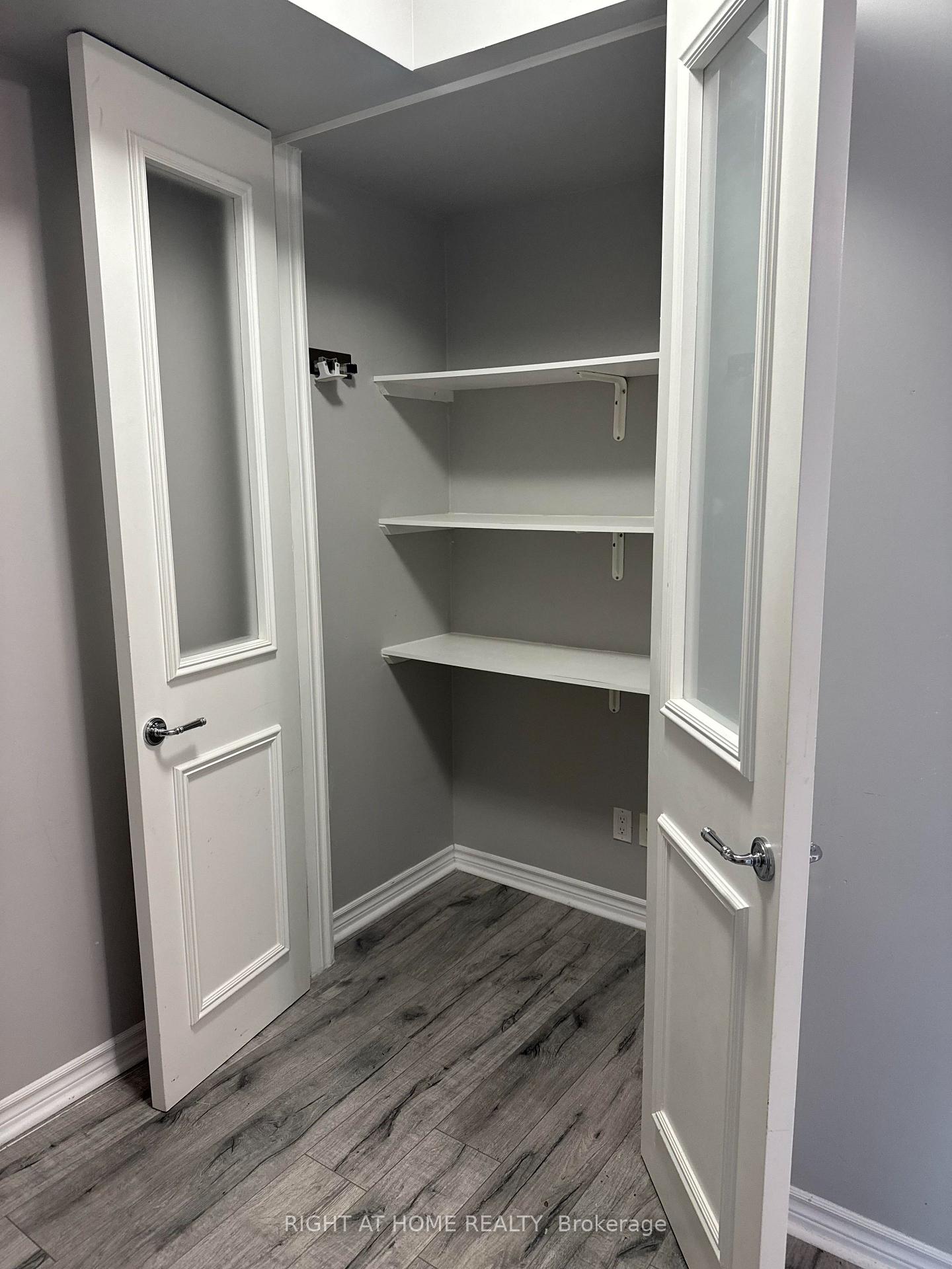 Photo 13 of Unit 305, 19 Grand Trunk Crescent, Toronto, Waterfront Communities — HOMEH