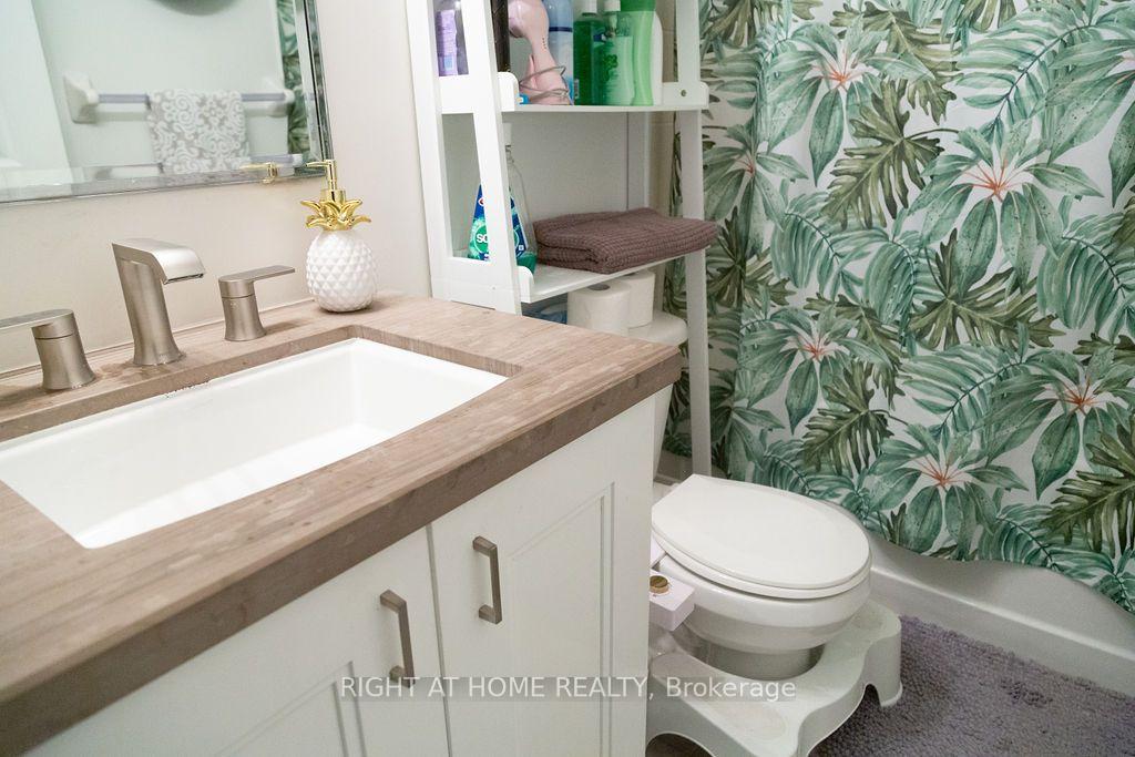 Photo 14 of Unit 305, 19 Grand Trunk Crescent, Toronto, Waterfront Communities — HOMEH