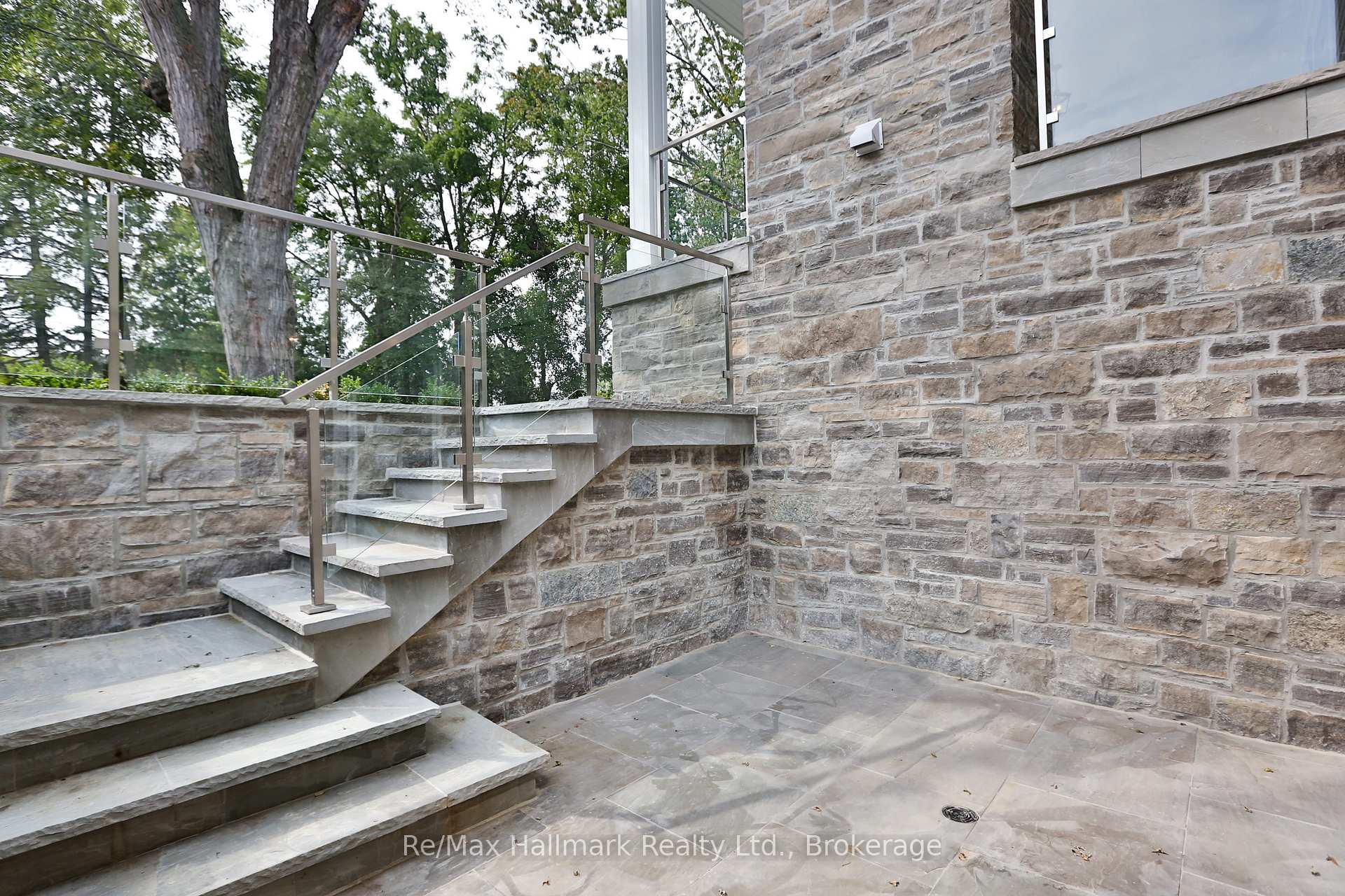 Photo 3 of 482 Morrison Road, Oakville, Morrison — HOMEH