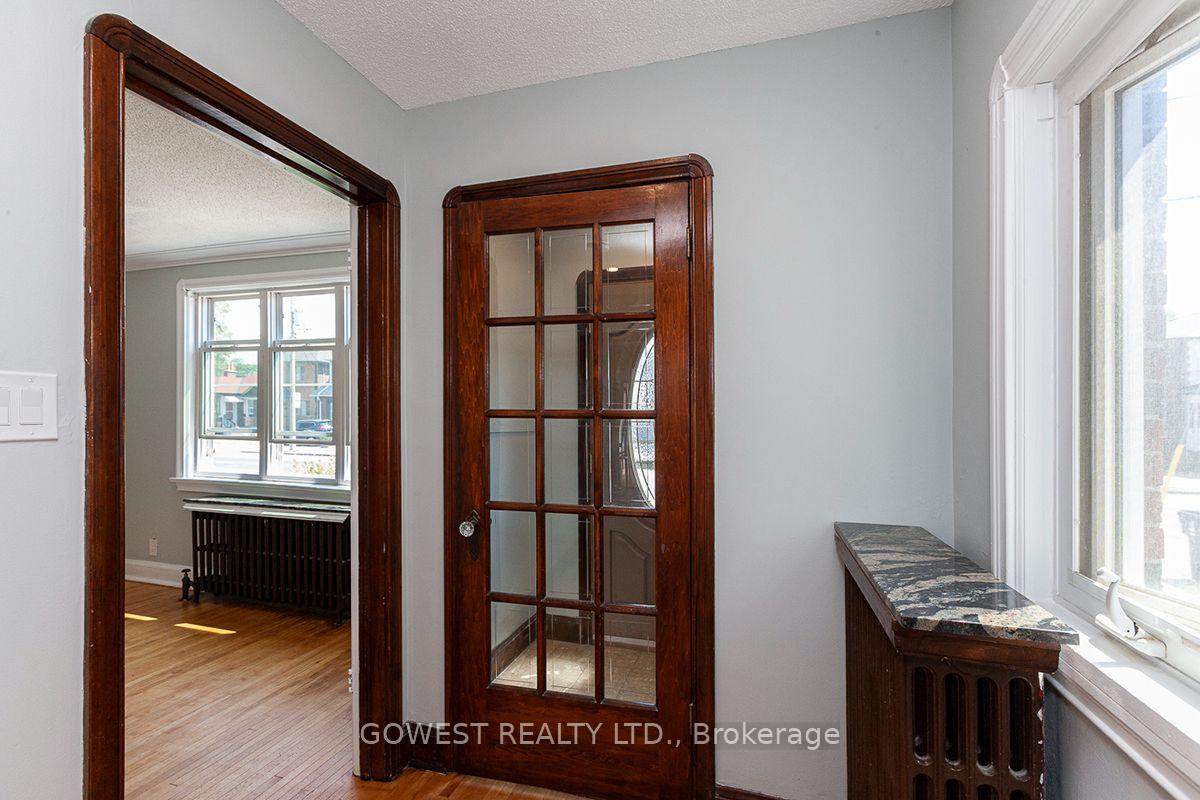 Photo 2 of Unit 1, 480 Jane Street, Toronto, Runnymede-Bloor West Village — HOMEH
