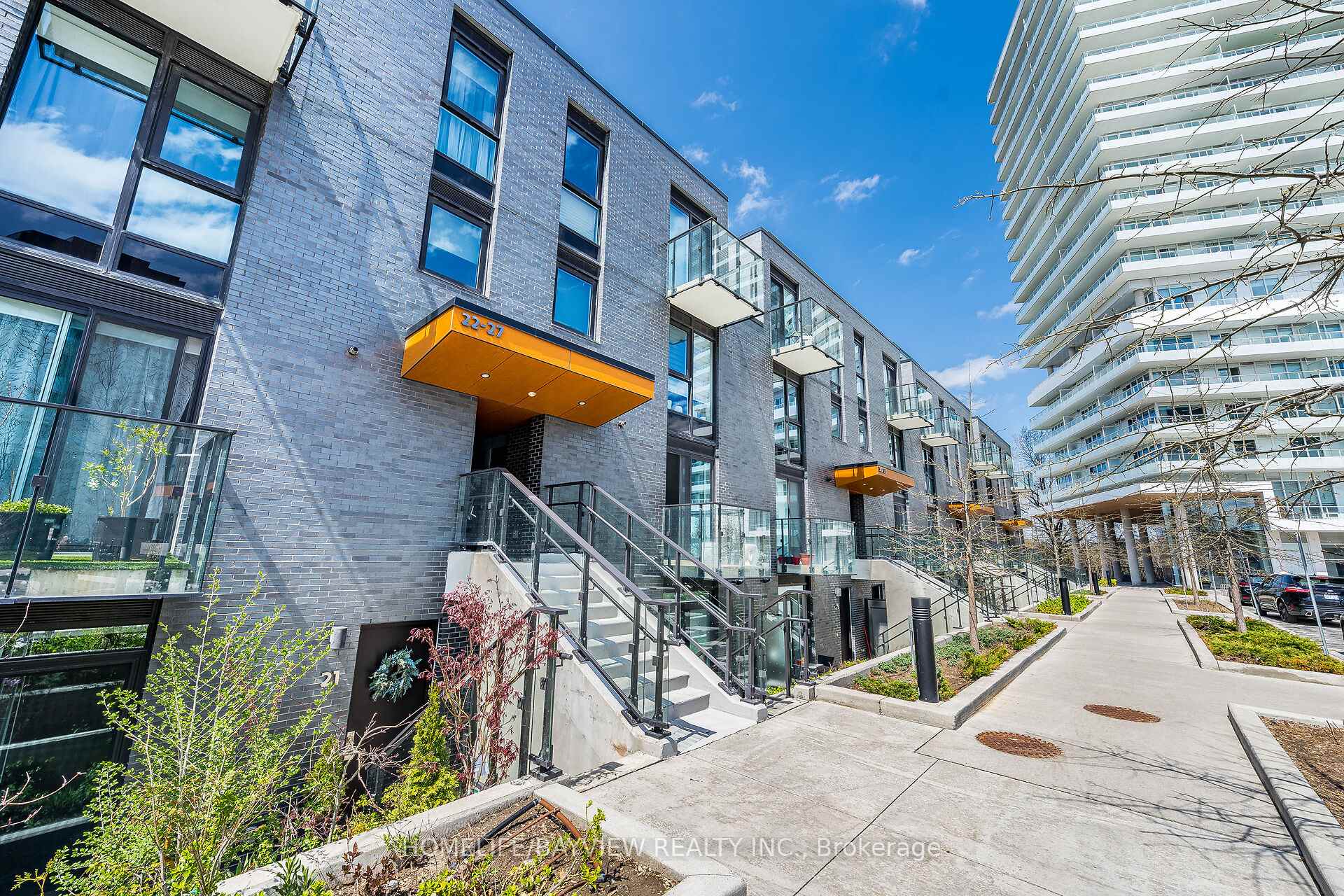 Photo 2 of Unit 24, 10 Brin Drive, Etobicoke, Edenbridge-Humber Valley — HOMEH