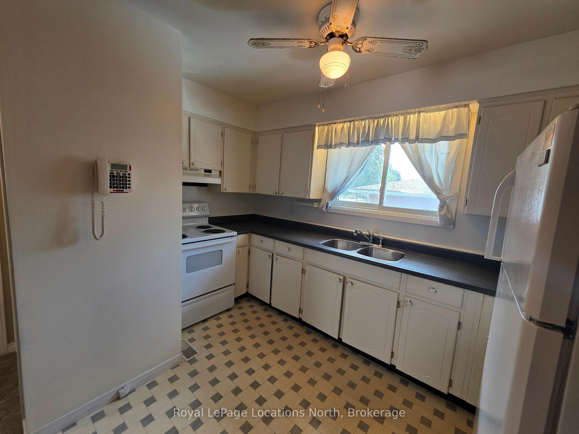 Photo 7 of 508 Spruce Street, Collingwood — HOMEH