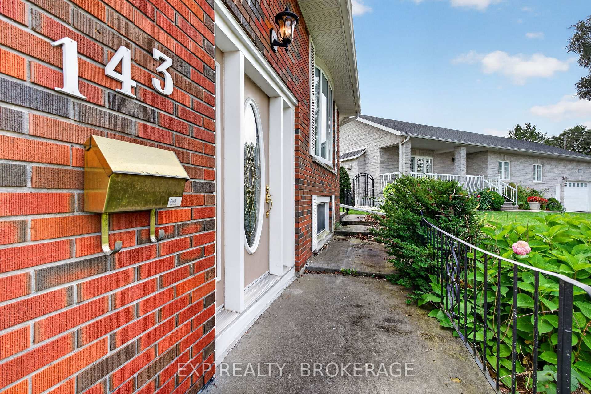 Photo 3 of 143 Morenz Crescent, Kingston, Rideau — HOMEH