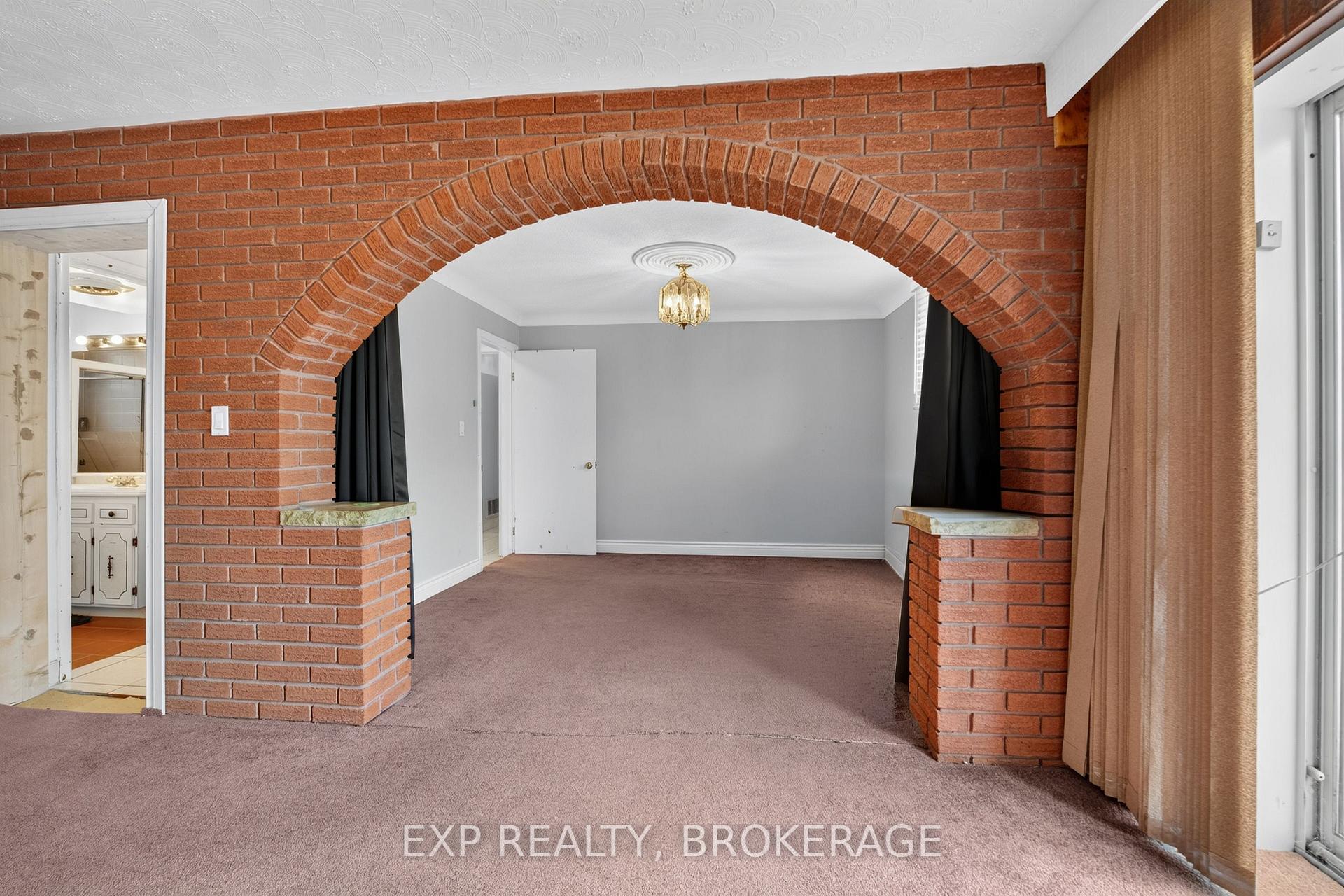 Photo 23 of 143 Morenz Crescent, Kingston, Rideau — HOMEH