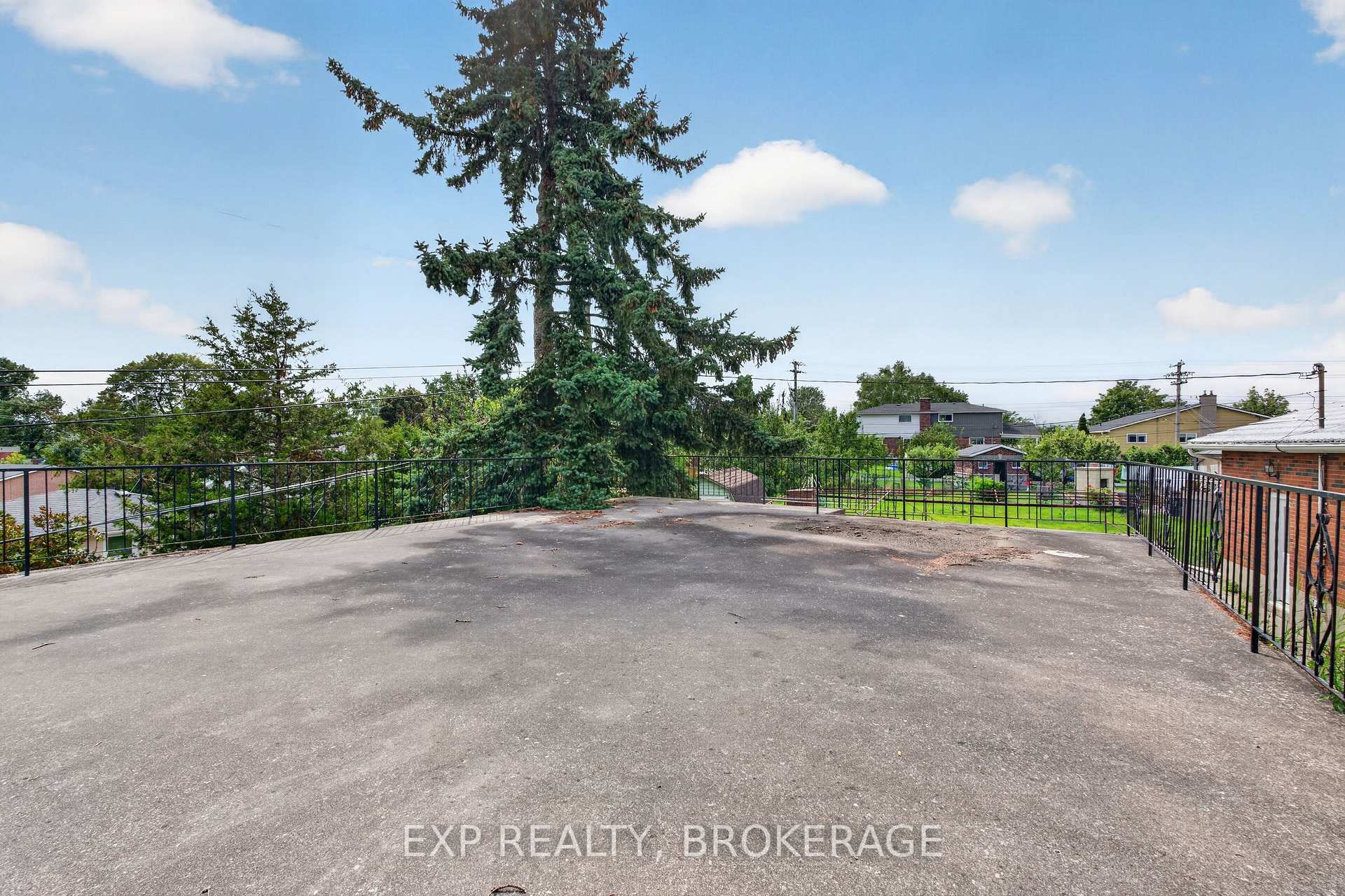 Photo 44 of 143 Morenz Crescent, Kingston, Rideau — HOMEH