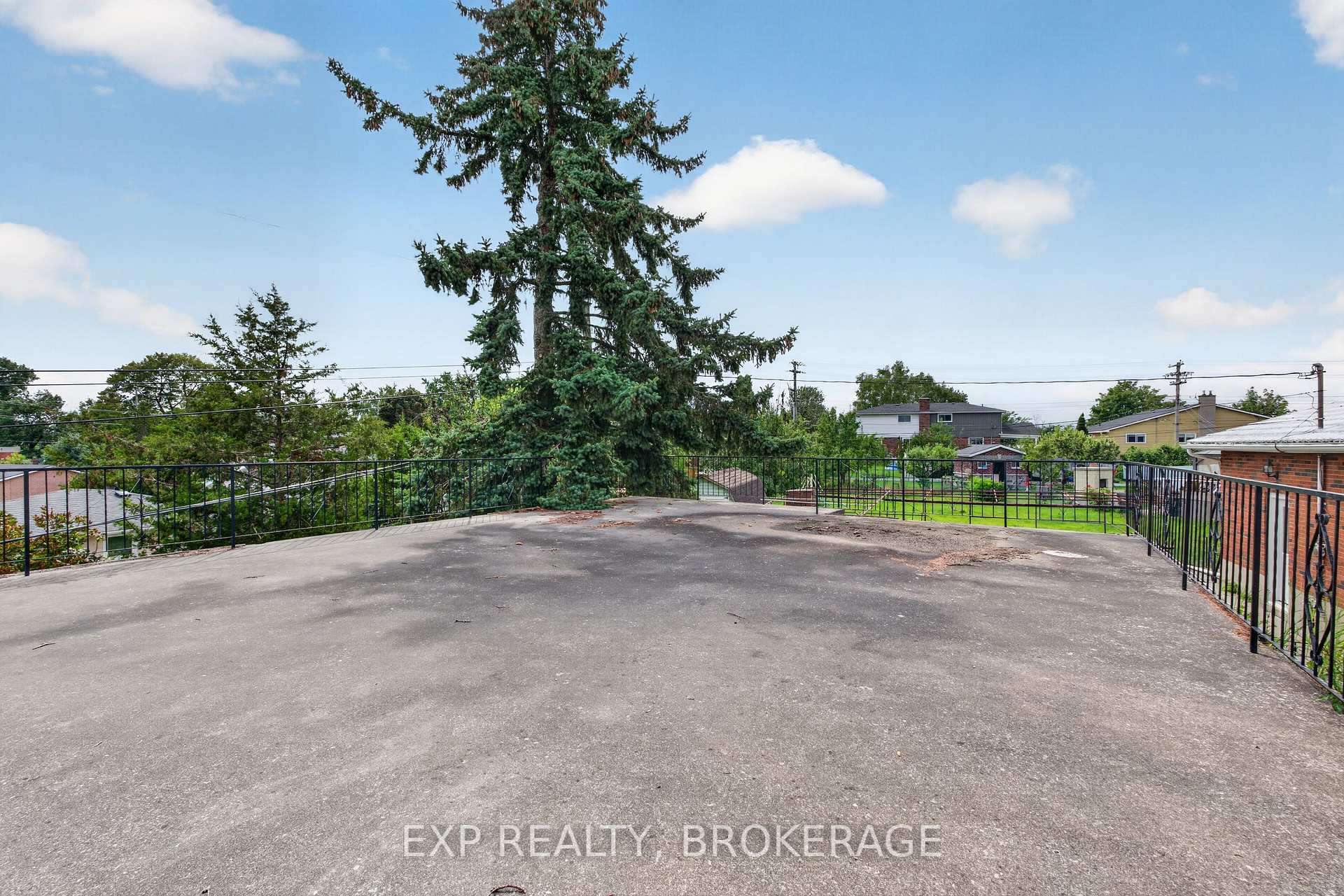 Photo 45 of 143 Morenz Crescent, Kingston, Rideau — HOMEH