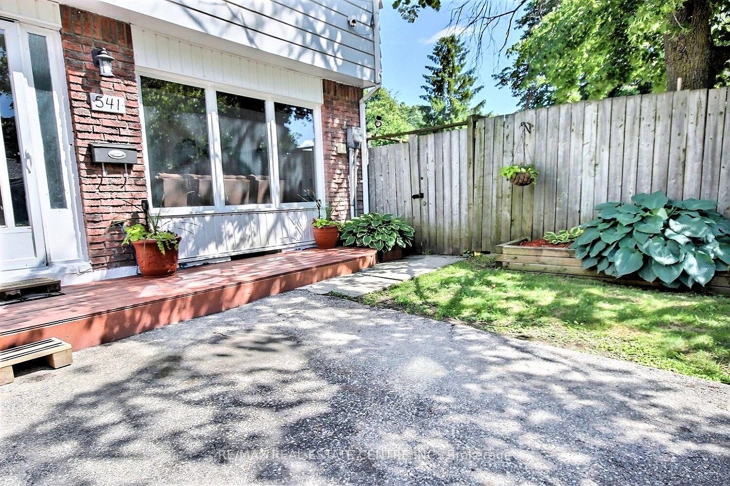 Photo 1 of 541 Parkview Crescent, Cambridge, Preston North — HOMEH