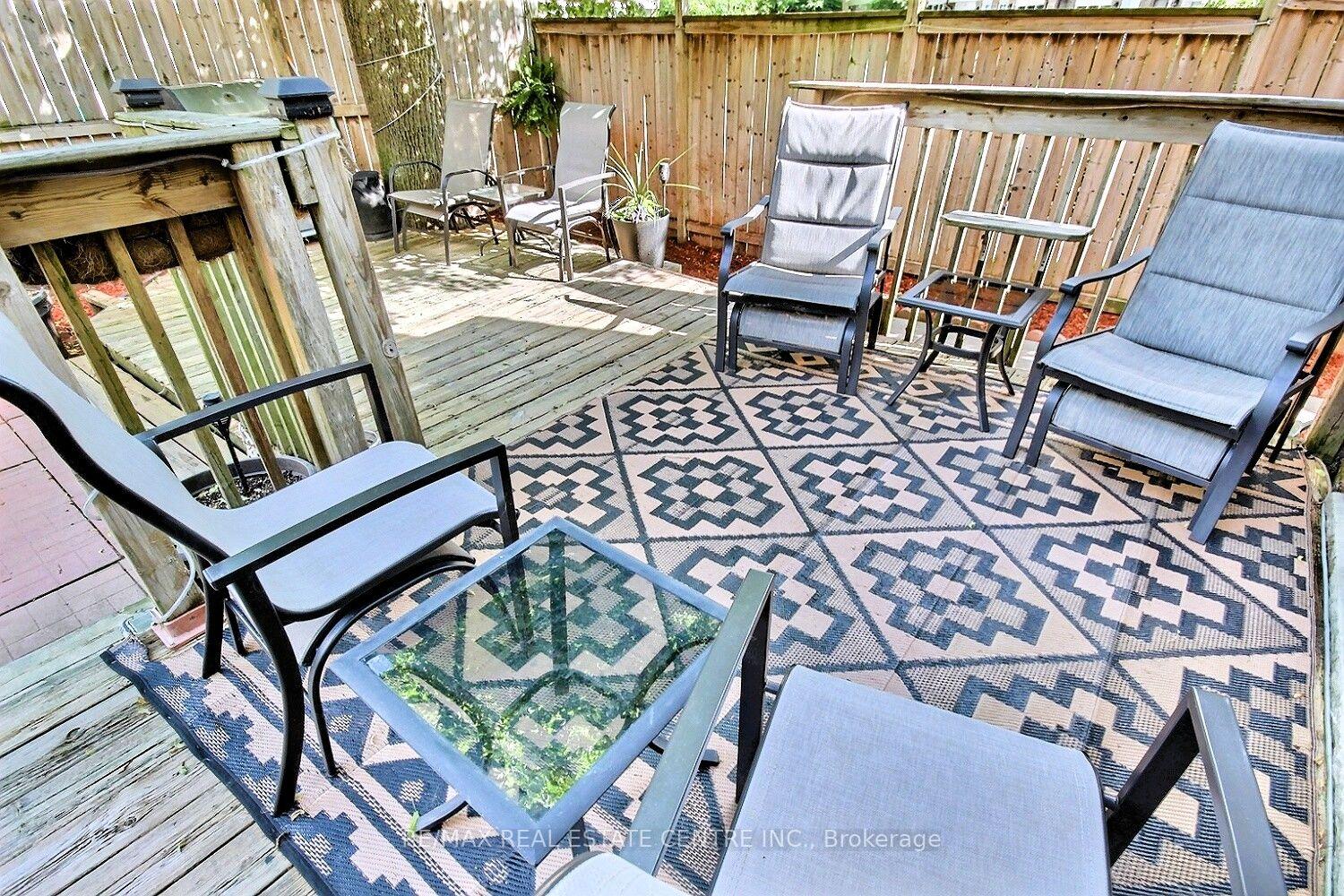 Photo 18 of 541 Parkview Crescent, Cambridge, Preston North — HOMEH