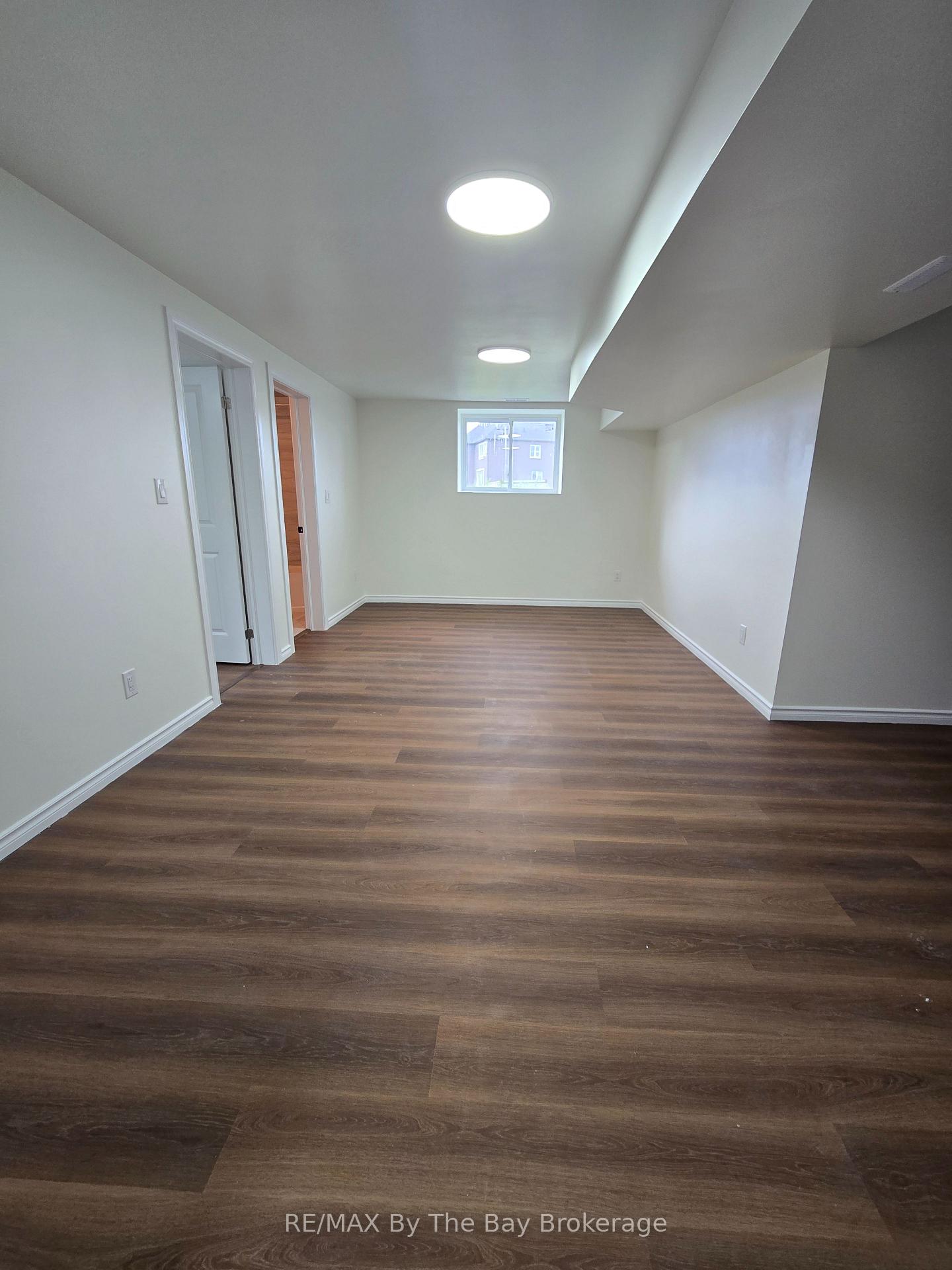 Photo 5 of 40 Rosanne Drive, Wasaga Beach — HOMEH