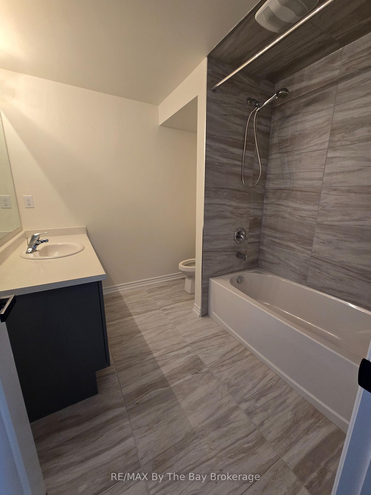 Photo 7 of 40 Rosanne Drive, Wasaga Beach — HOMEH