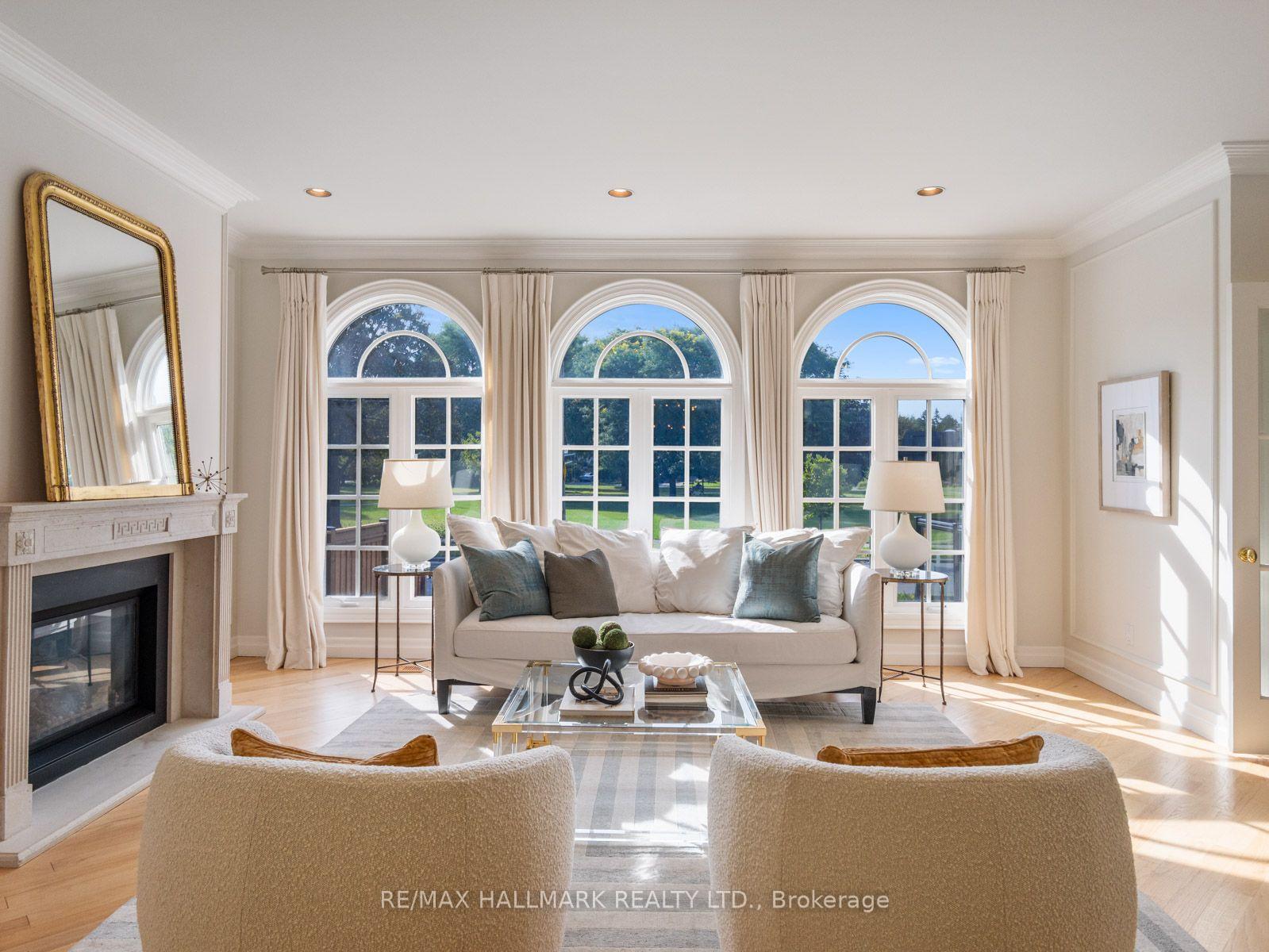 Photo 7 of 43 Prince Charles Drive, Toronto, Englemount-Lawrence — HOMEH