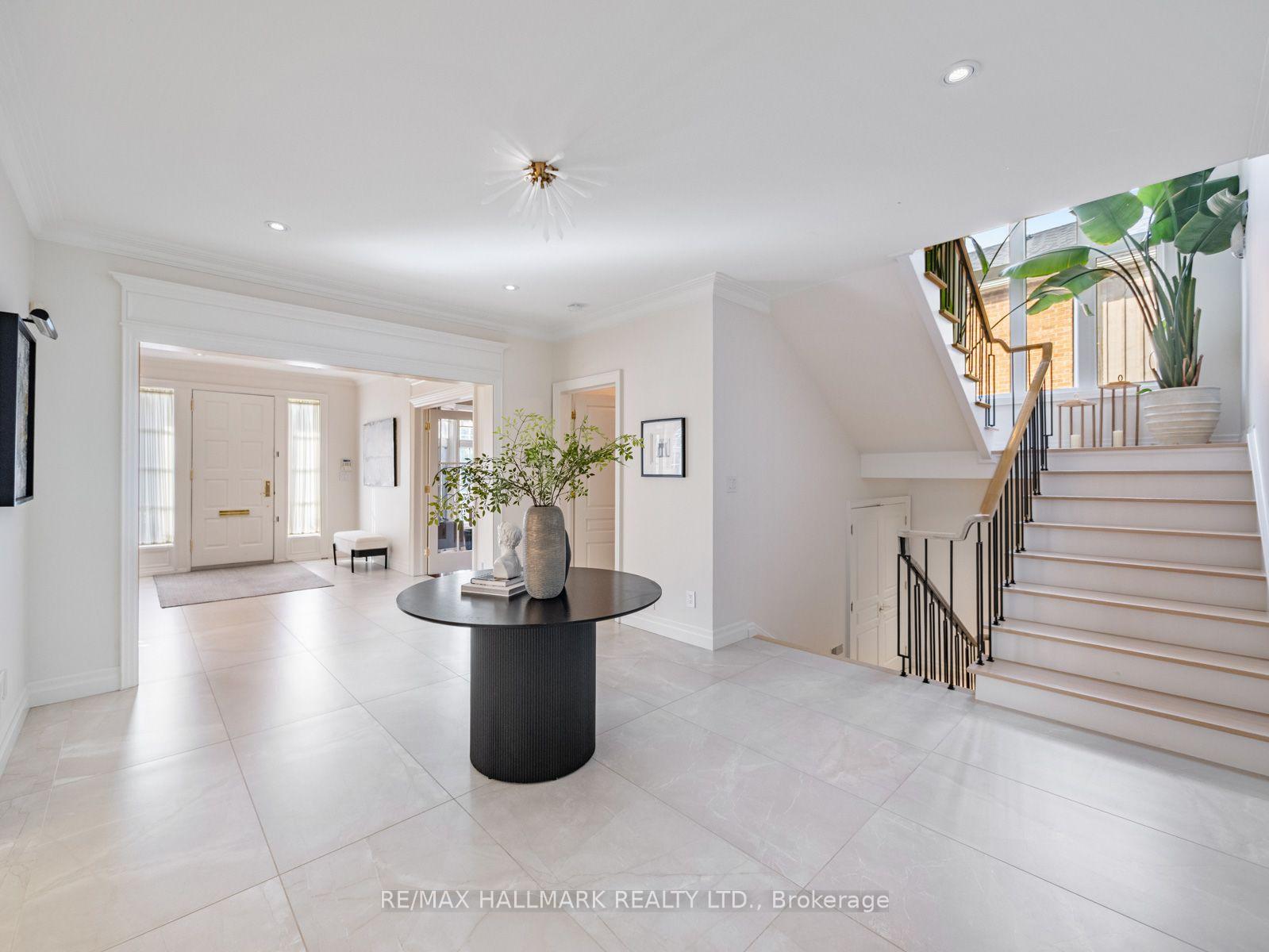 Photo 10 of 43 Prince Charles Drive, Toronto, Englemount-Lawrence — HOMEH