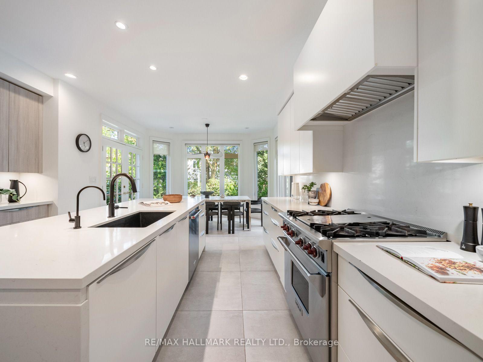Photo 15 of 43 Prince Charles Drive, Toronto, Englemount-Lawrence — HOMEH