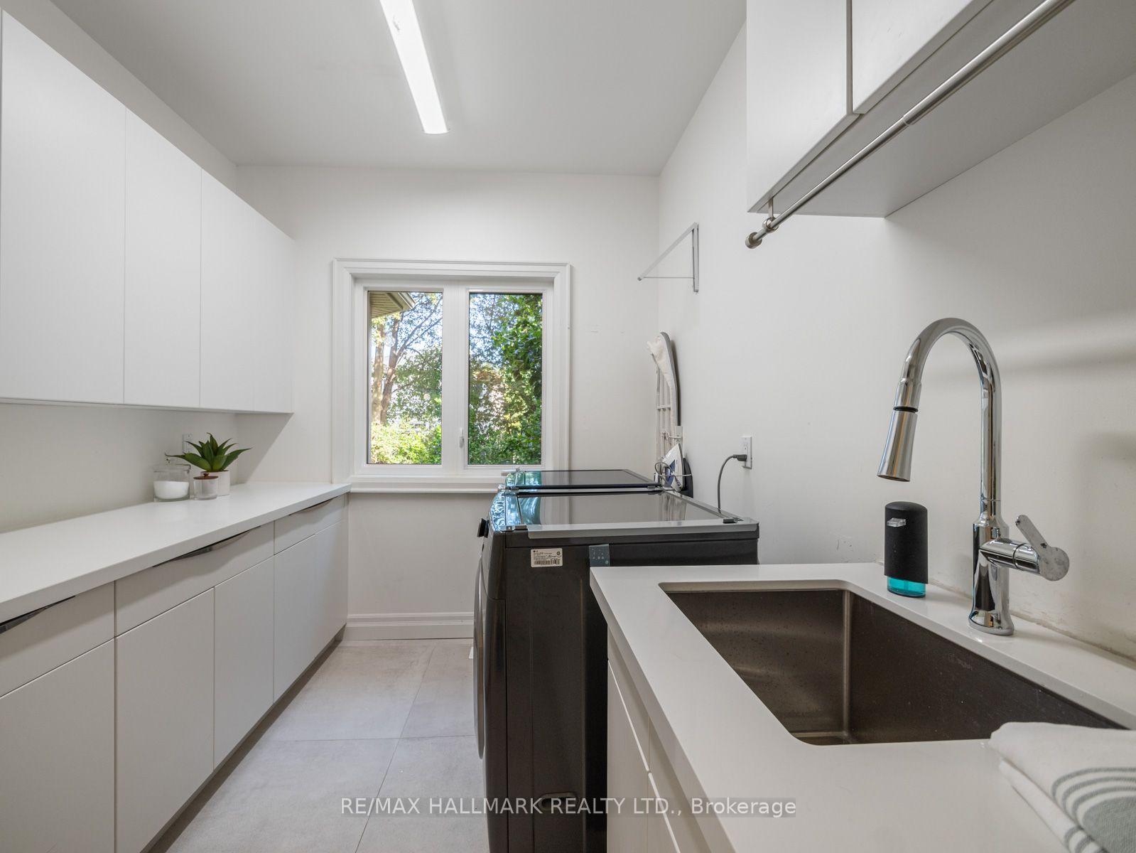 Photo 19 of 43 Prince Charles Drive, Toronto, Englemount-Lawrence — HOMEH
