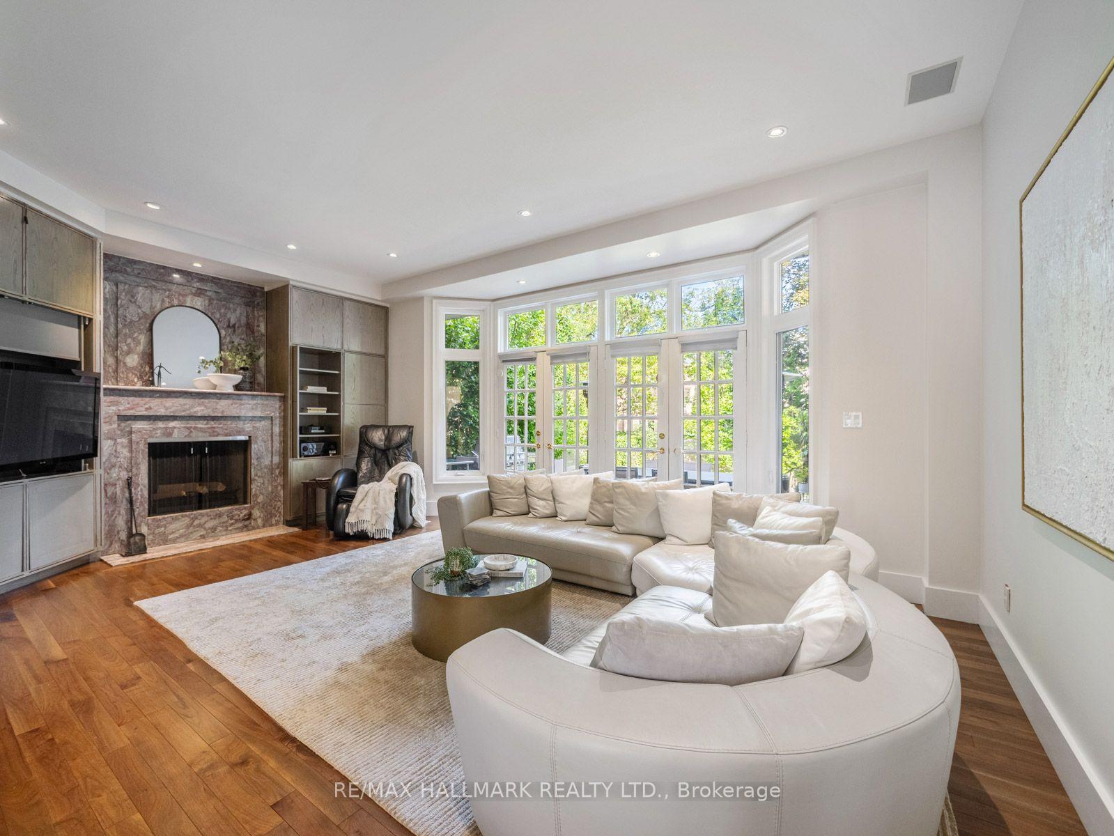 Photo 20 of 43 Prince Charles Drive, Toronto, Englemount-Lawrence — HOMEH