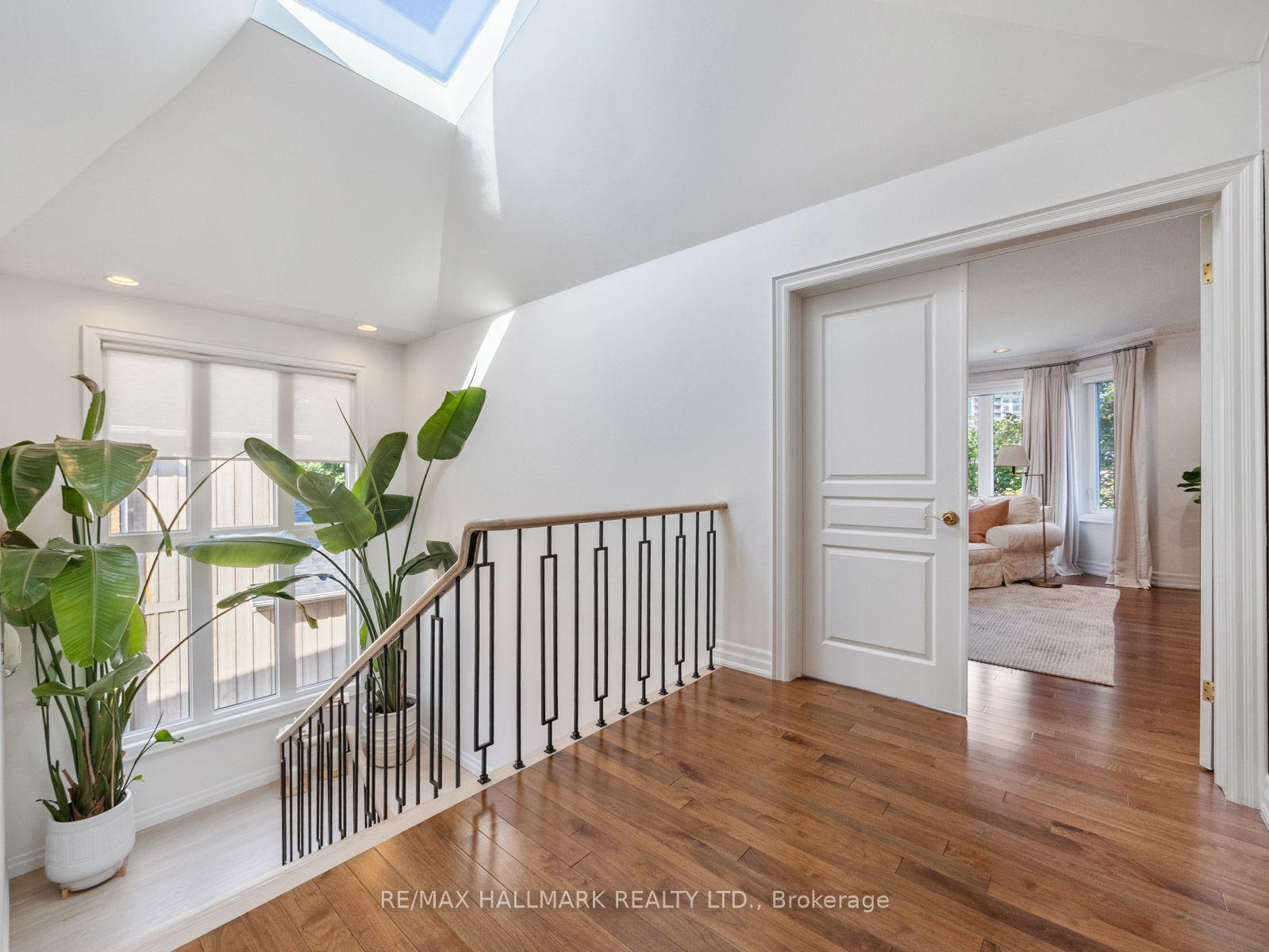 Photo 24 of 43 Prince Charles Drive, Toronto, Englemount-Lawrence — HOMEH