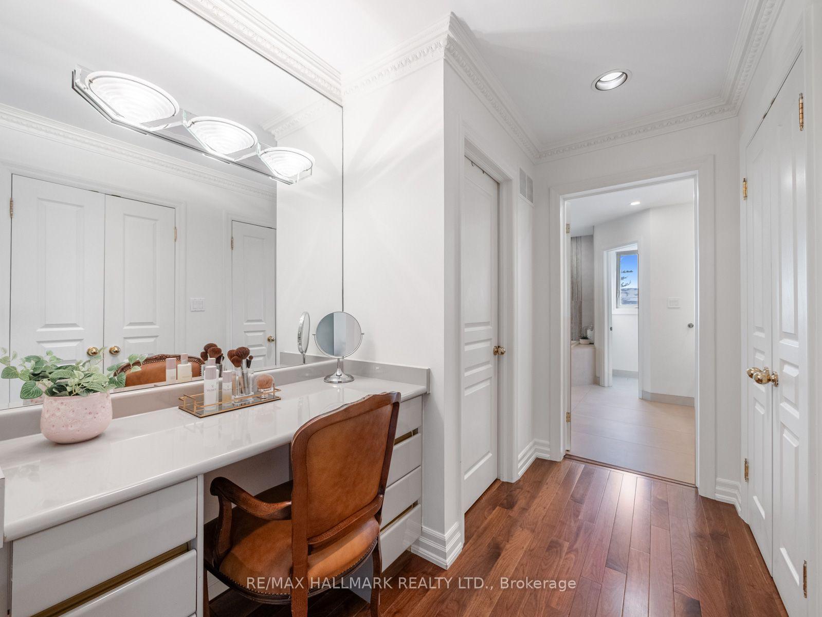 Photo 27 of 43 Prince Charles Drive, Toronto, Englemount-Lawrence — HOMEH