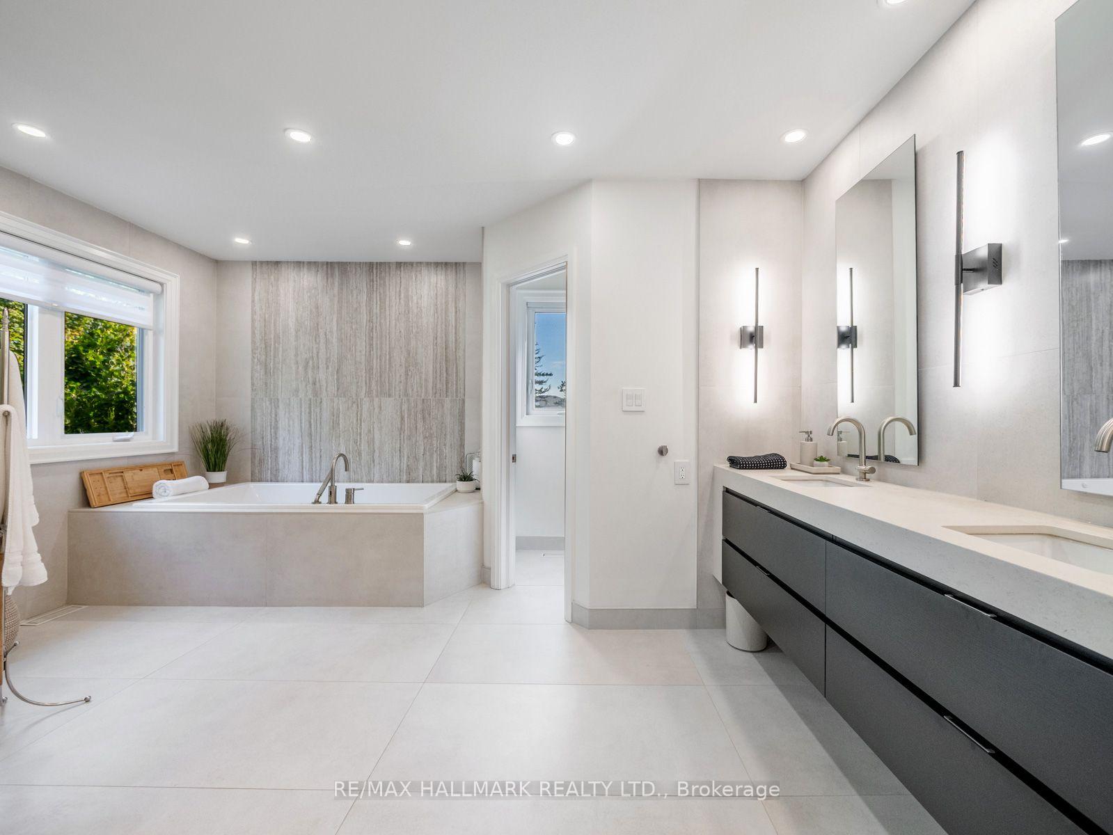 Photo 28 of 43 Prince Charles Drive, Toronto, Englemount-Lawrence — HOMEH
