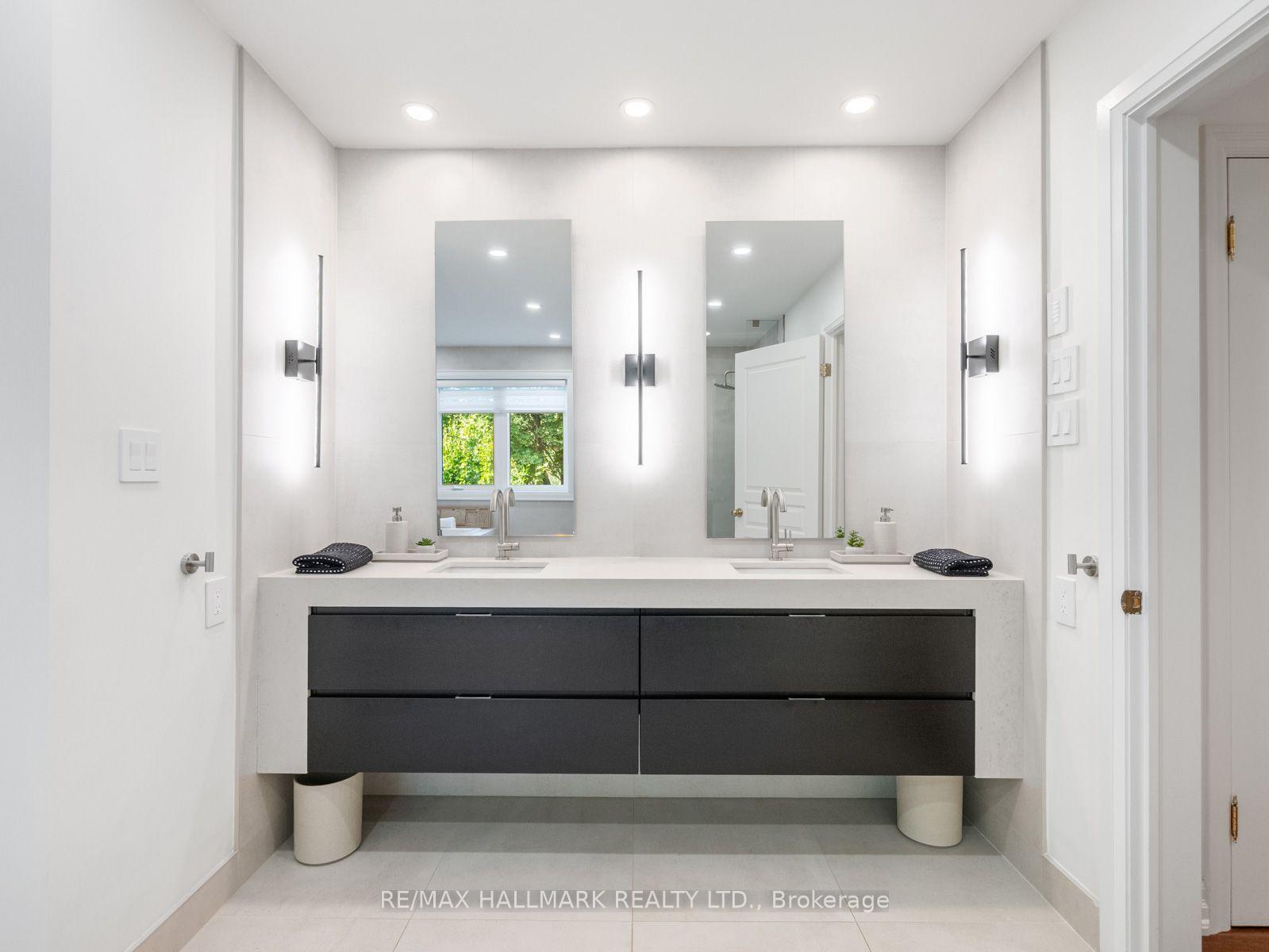 Photo 29 of 43 Prince Charles Drive, Toronto, Englemount-Lawrence — HOMEH