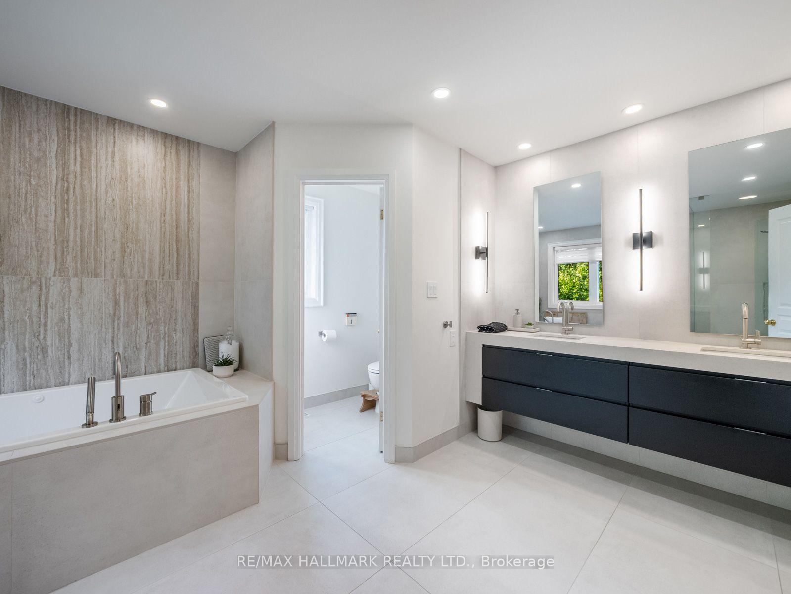 Photo 31 of 43 Prince Charles Drive, Toronto, Englemount-Lawrence — HOMEH