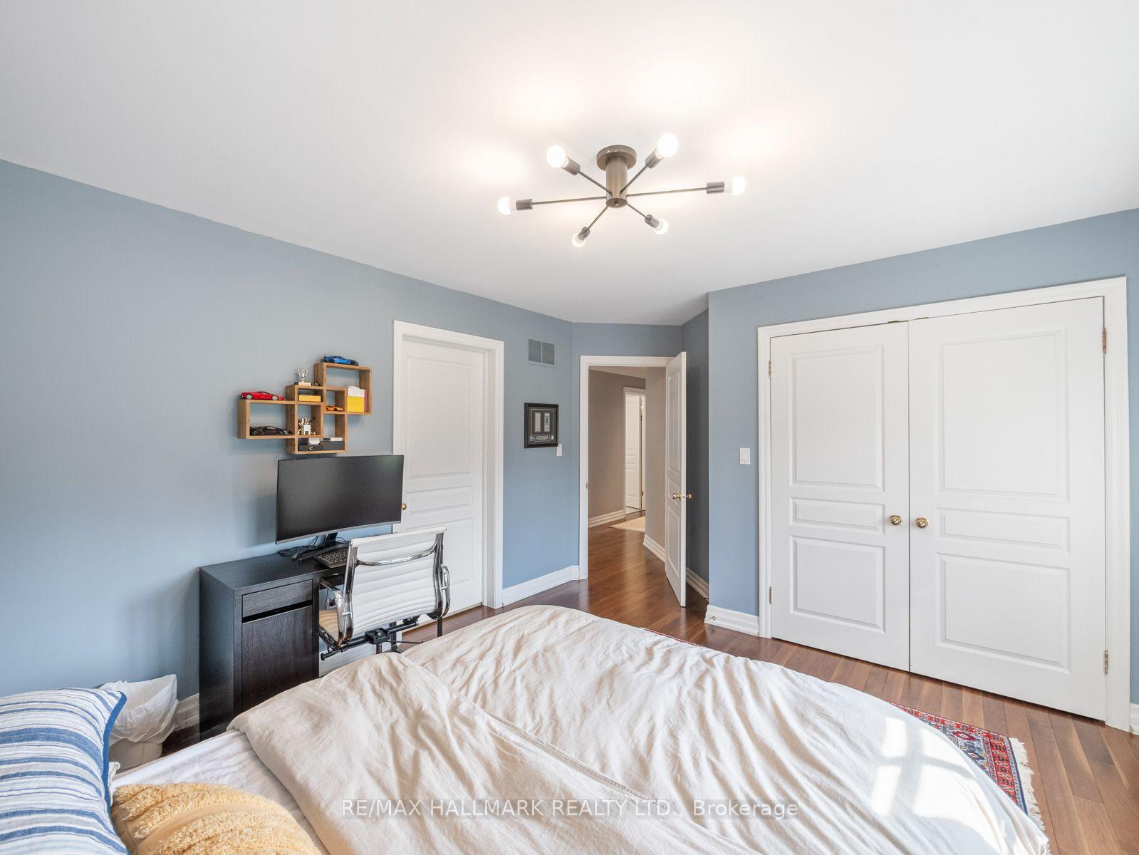 Photo 33 of 43 Prince Charles Drive, Toronto, Englemount-Lawrence — HOMEH