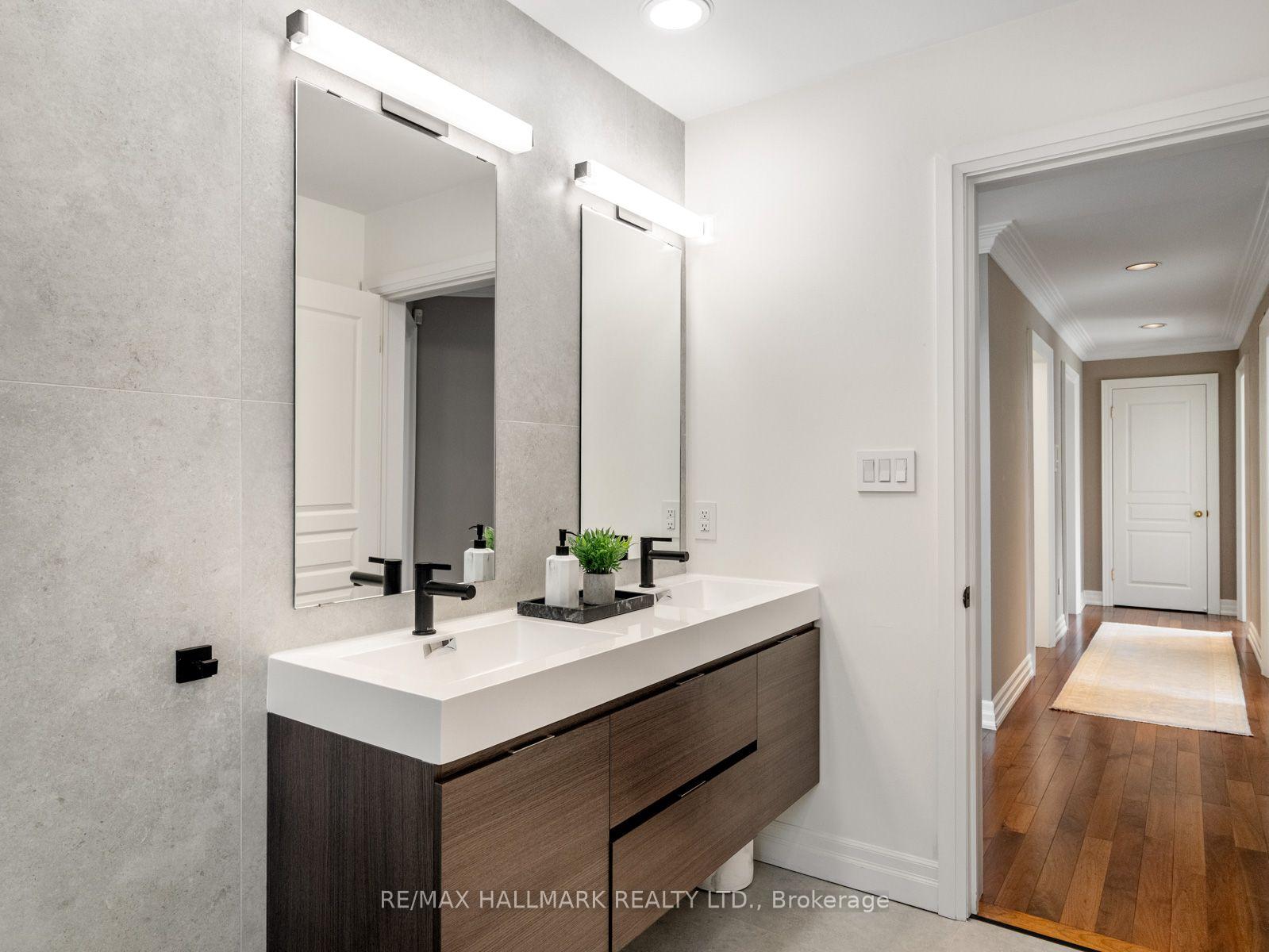 Photo 39 of 43 Prince Charles Drive, Toronto, Englemount-Lawrence — HOMEH
