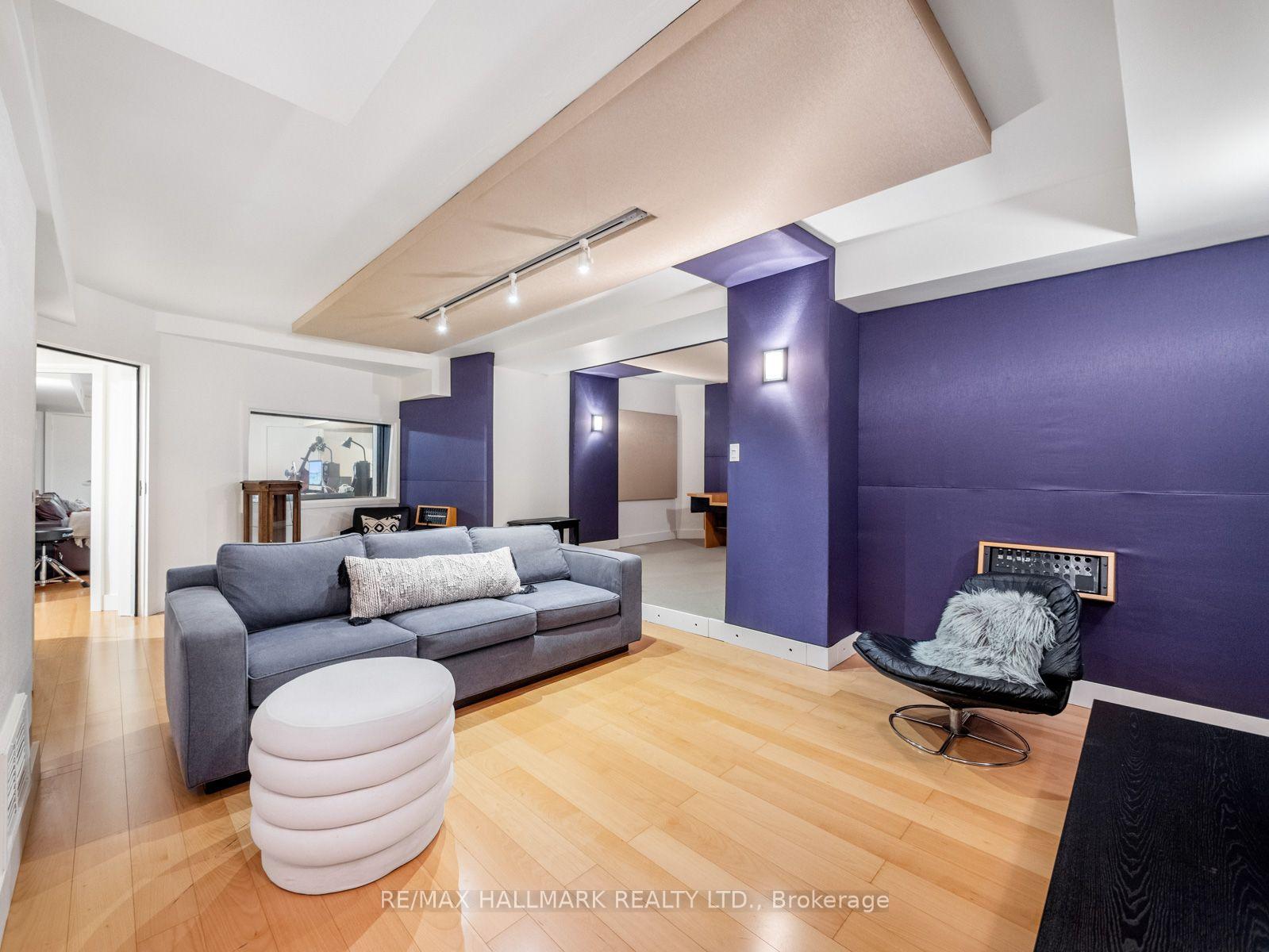 Photo 41 of 43 Prince Charles Drive, Toronto, Englemount-Lawrence — HOMEH