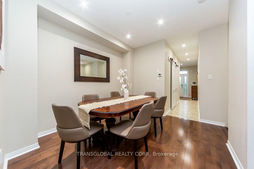 Photo 3 of 83 Spruce Pine Crescent N, Vaughan, Patterson — HOMEH