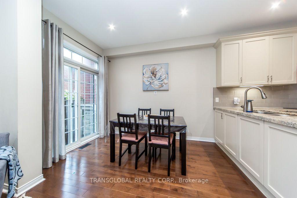 Photo 6 of 83 Spruce Pine Crescent N, Vaughan, Patterson — HOMEH