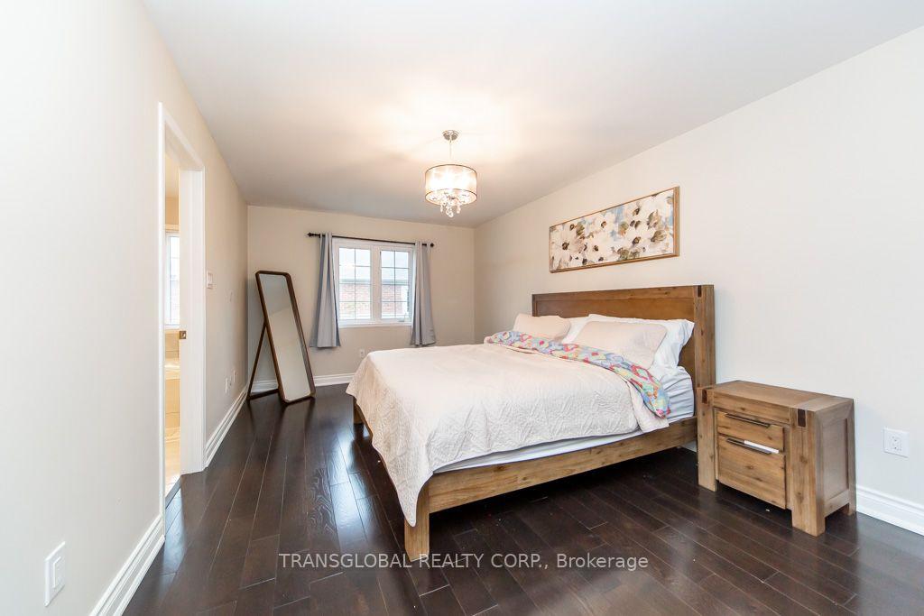 Photo 7 of 83 Spruce Pine Crescent N, Vaughan, Patterson — HOMEH