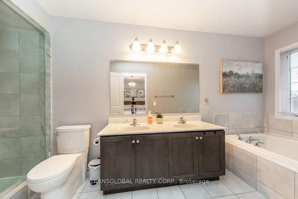 Photo 8 of 83 Spruce Pine Crescent N, Vaughan, Patterson — HOMEH